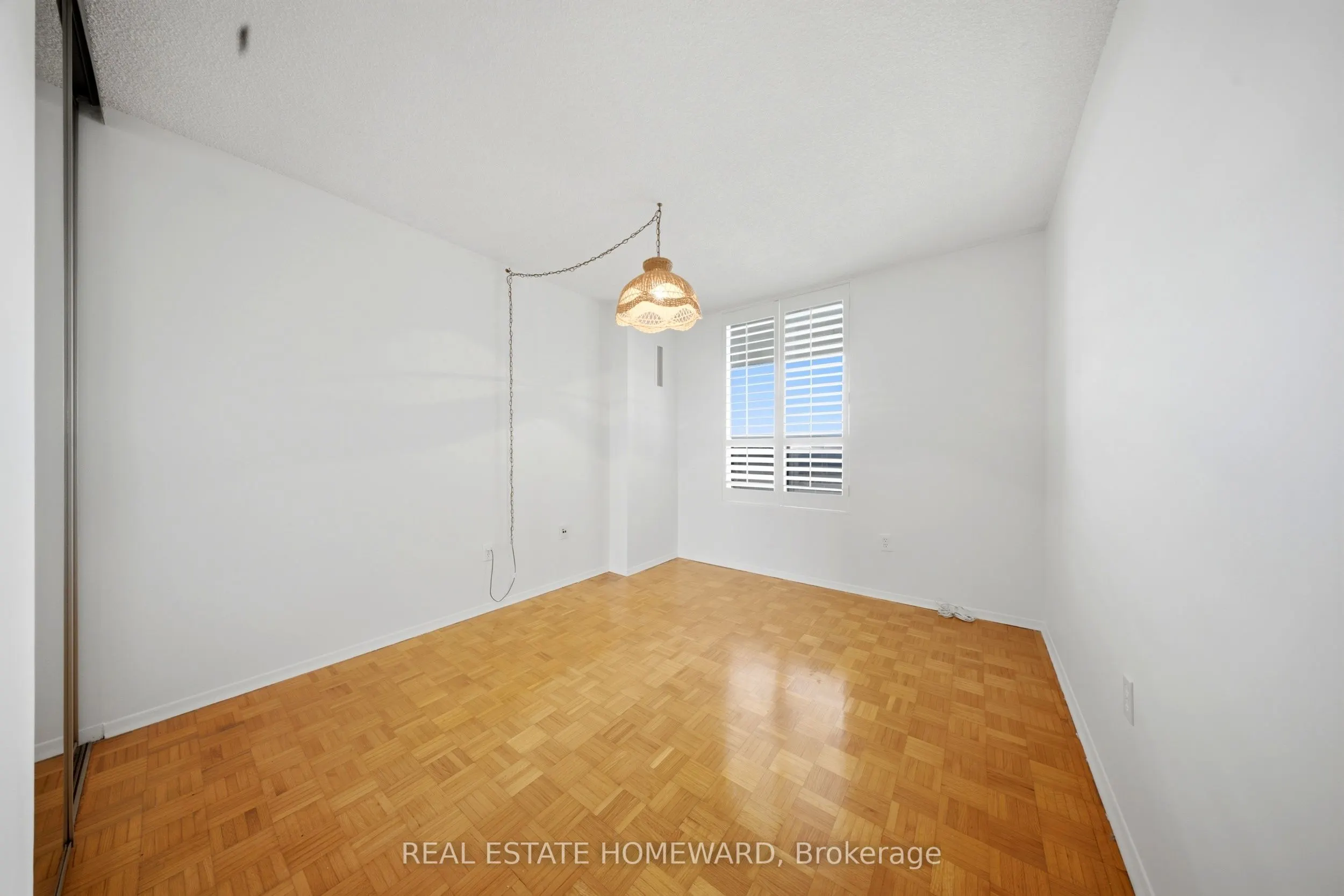 1515 Lakeshore Road E #1505