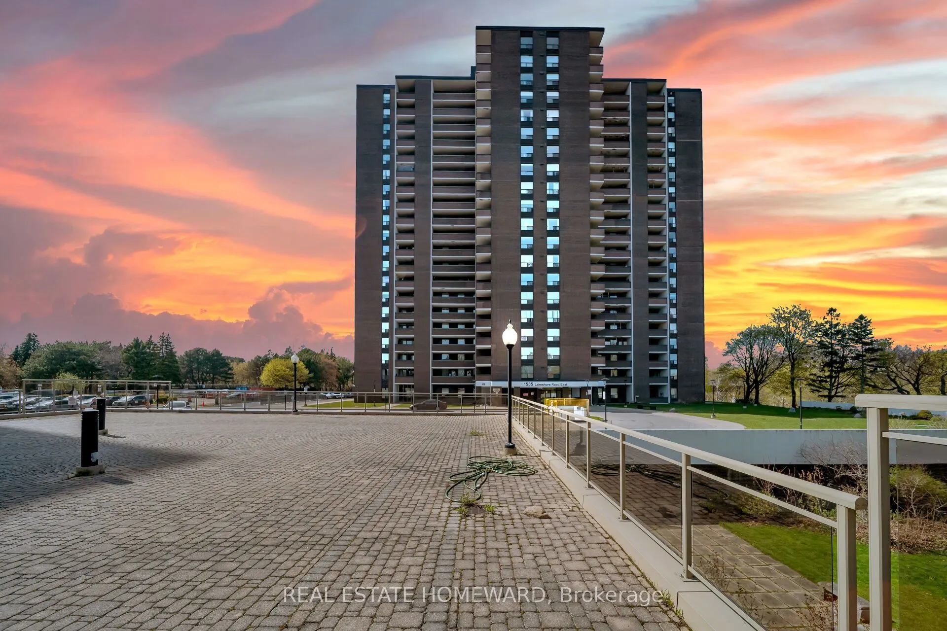 1515 Lakeshore Road E #1505