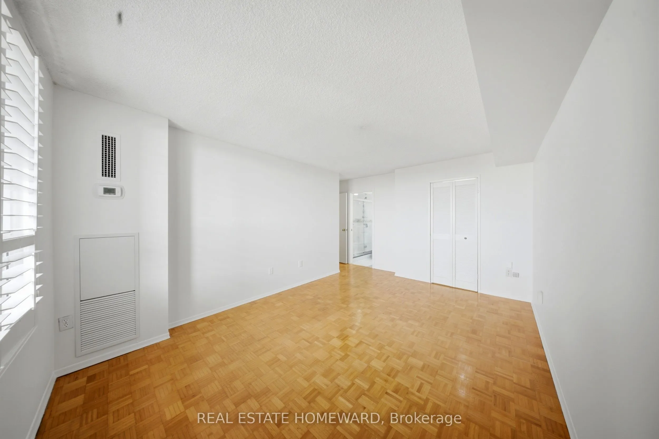 1515 Lakeshore Road E #1505