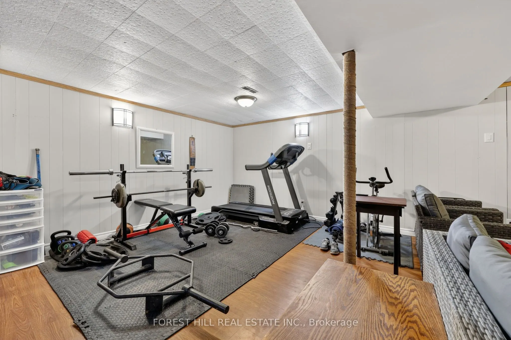 172 Ellwood Drive E