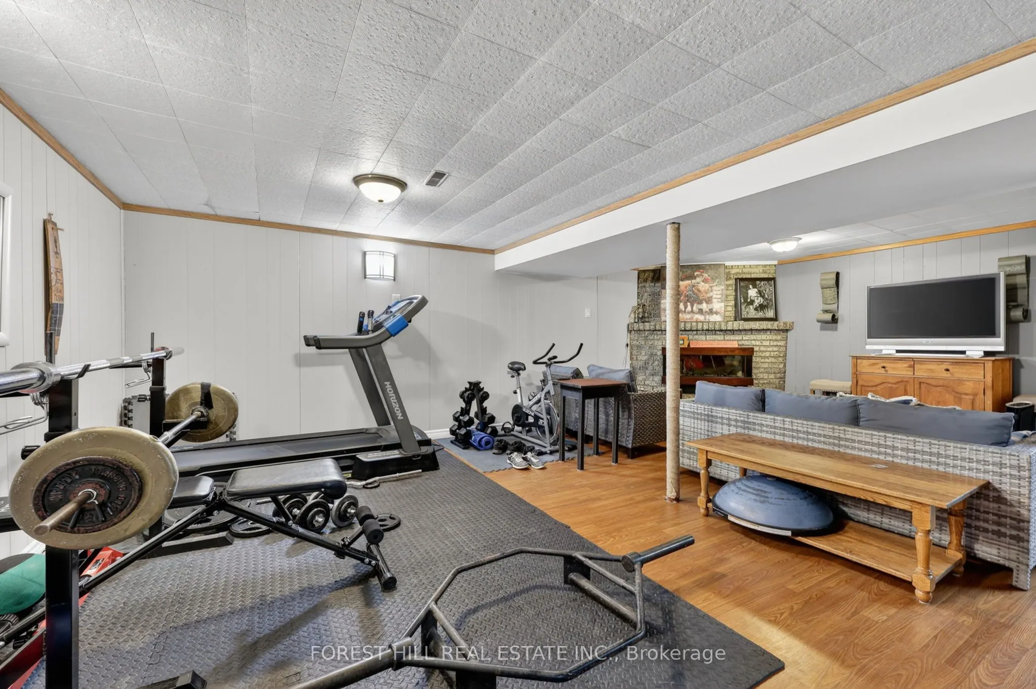 172 Ellwood Drive E