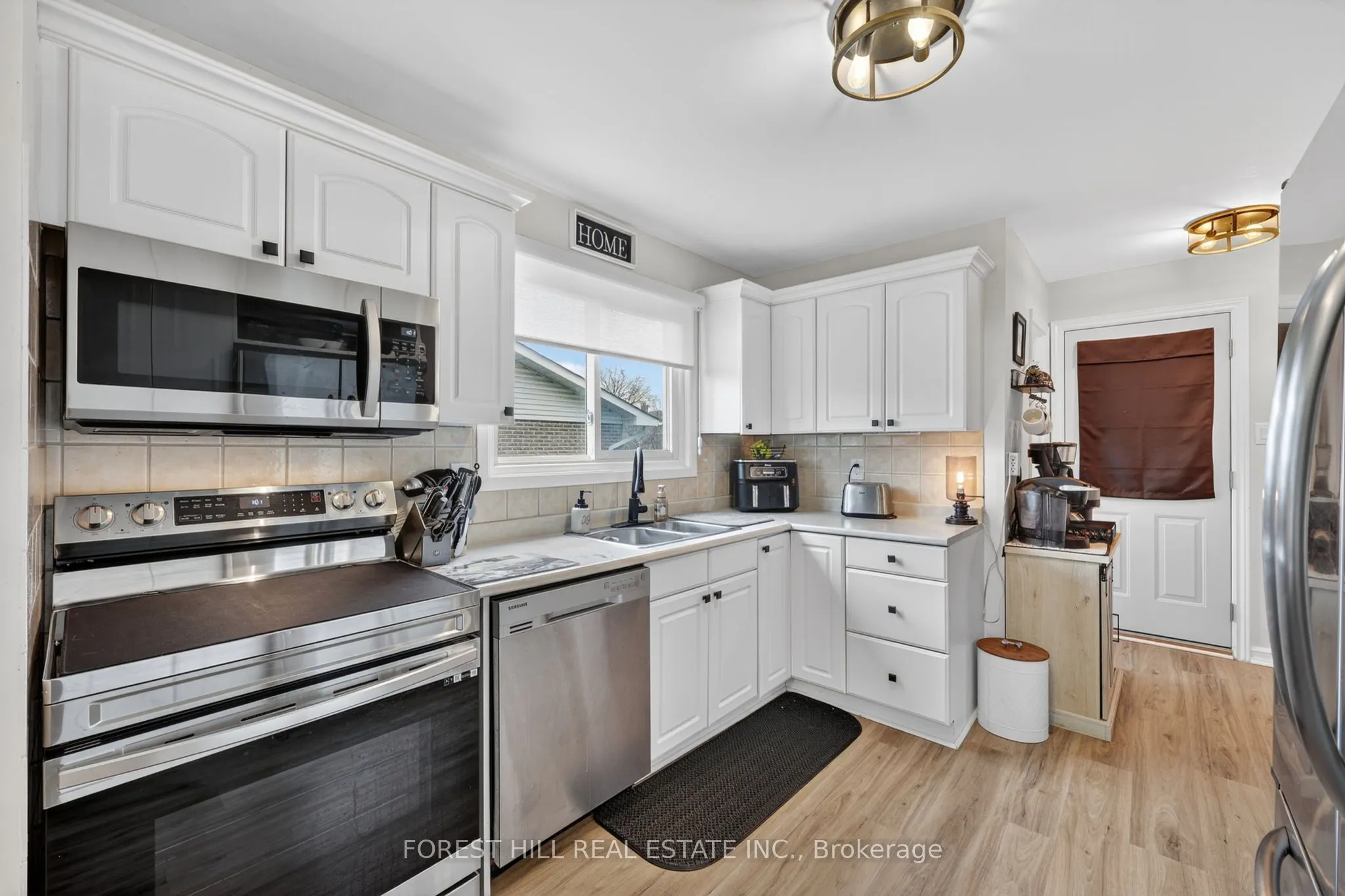172 Ellwood Drive E