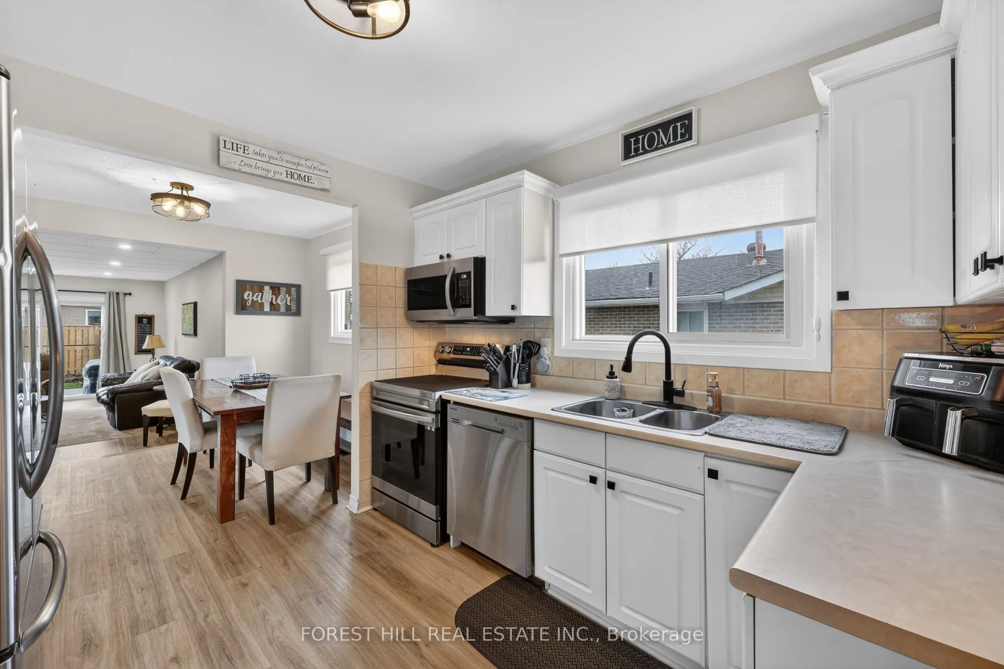 172 Ellwood Drive E