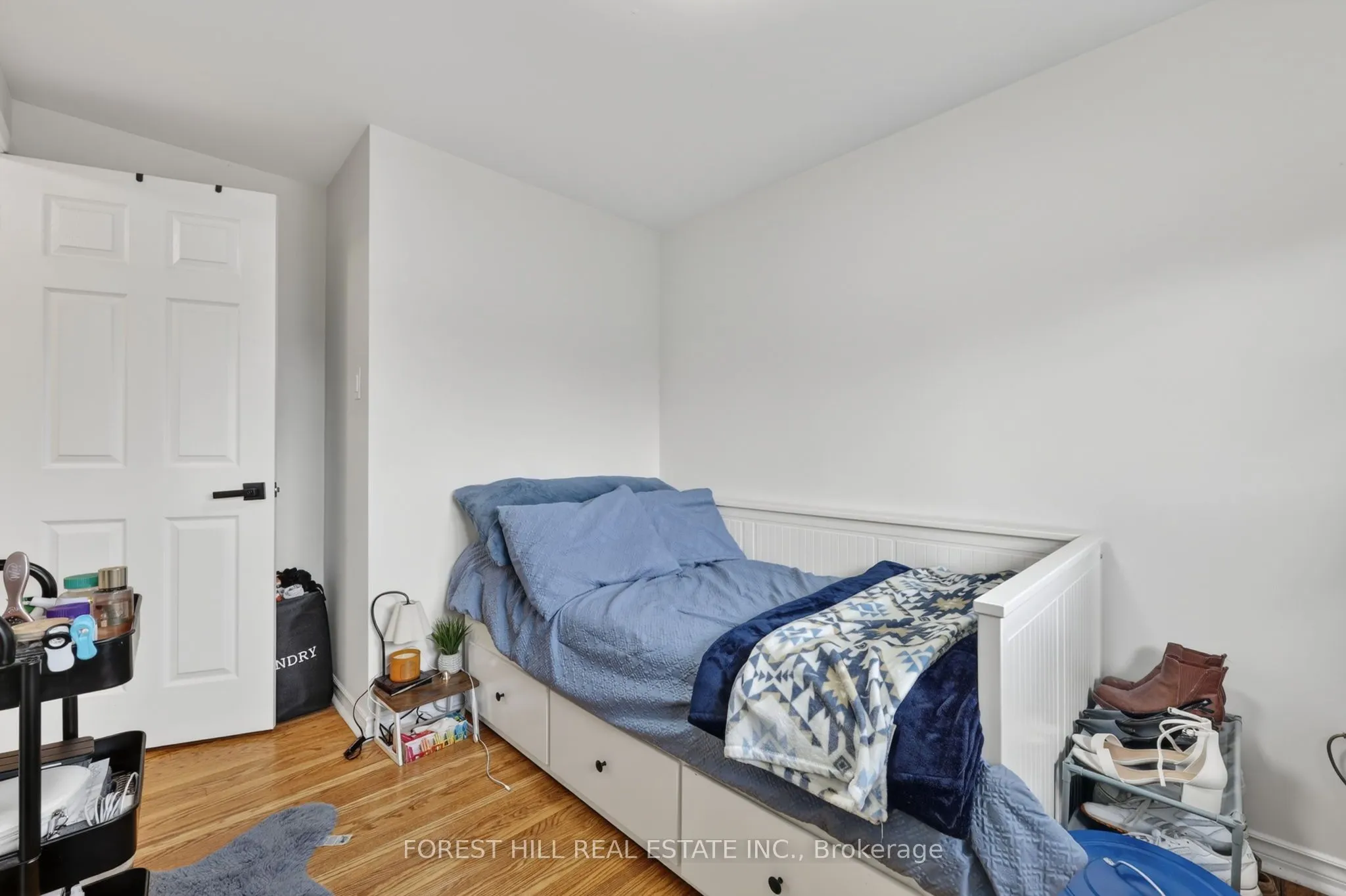 172 Ellwood Drive E