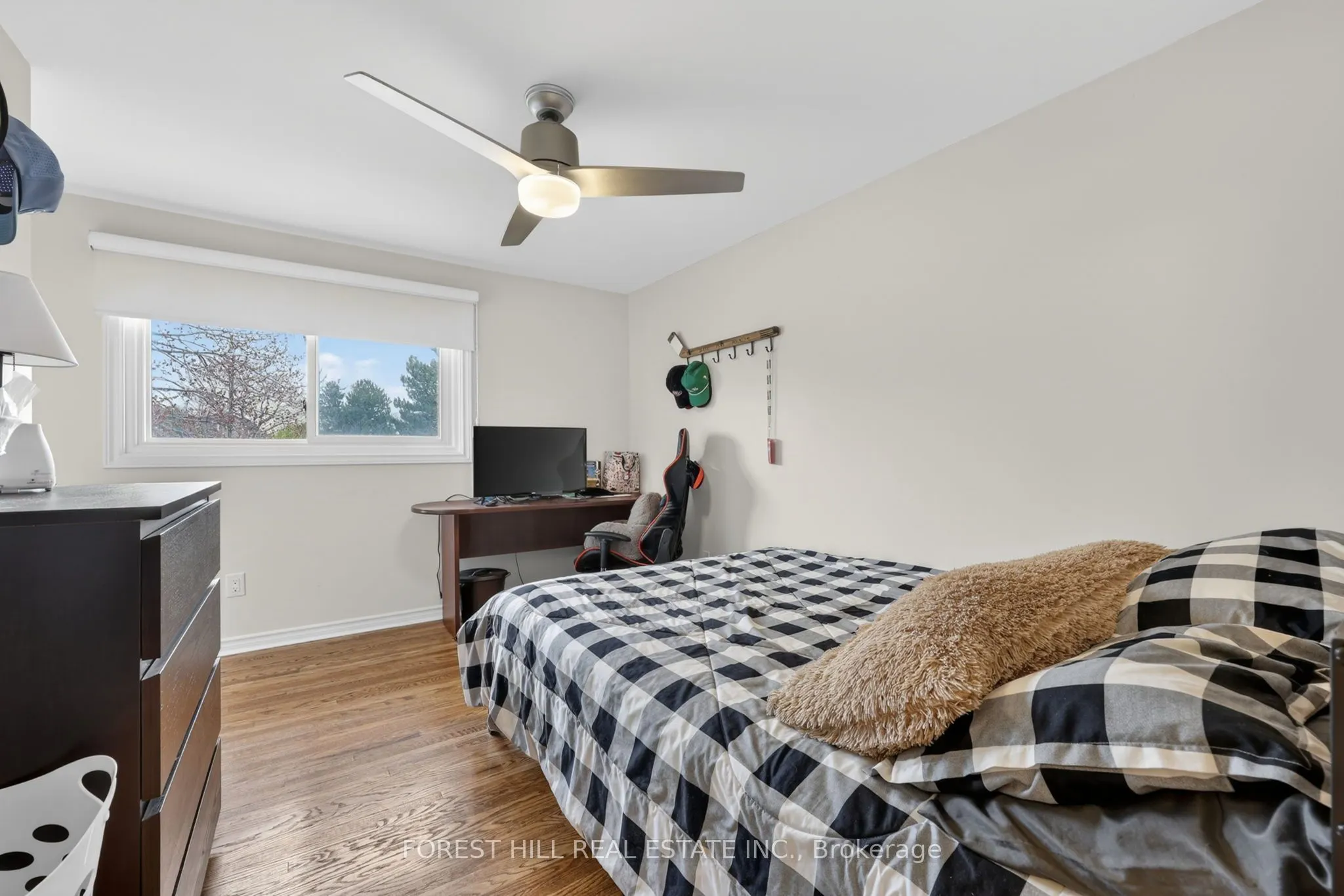 172 Ellwood Drive E