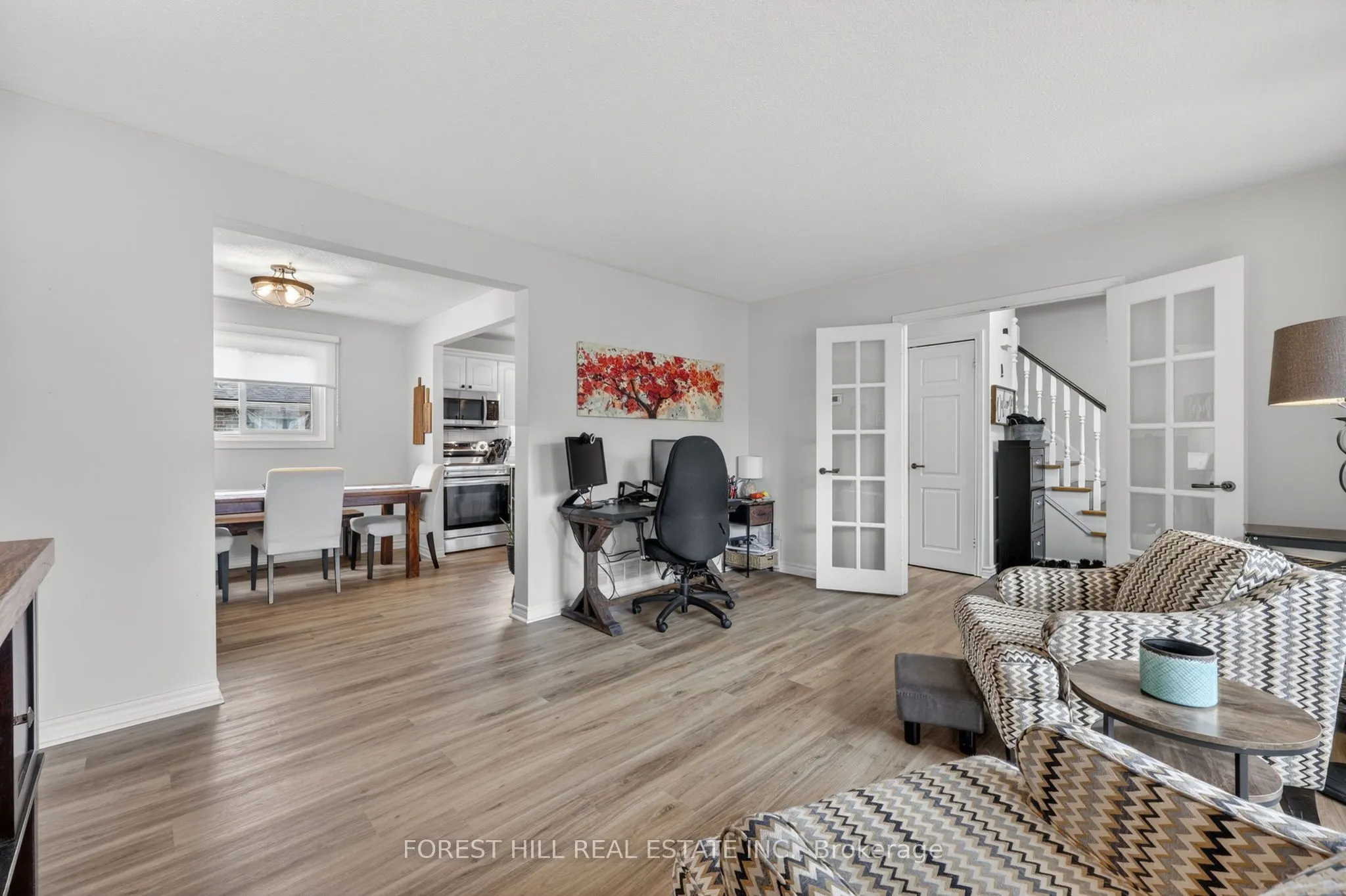 172 Ellwood Drive E