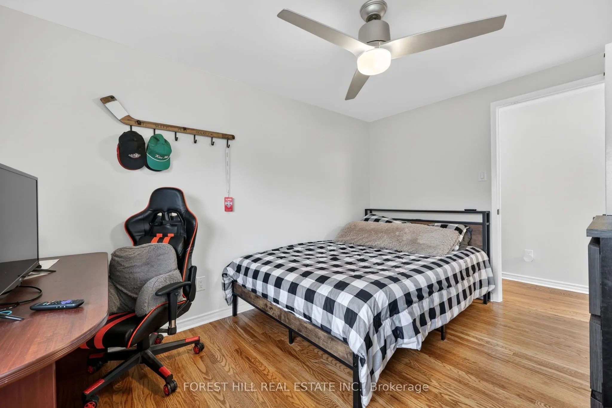 172 Ellwood Drive E