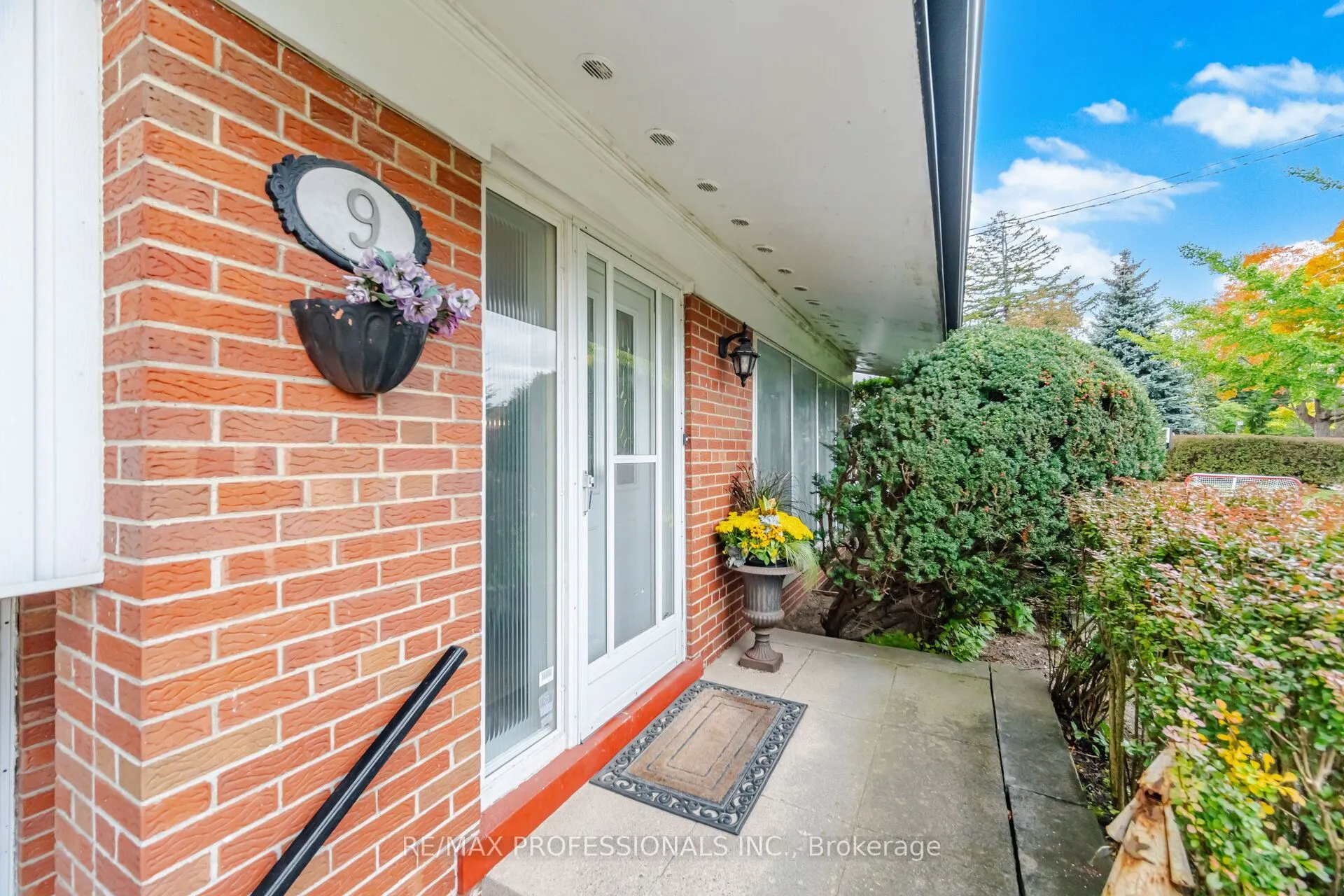 9 Humber Ridge Drive