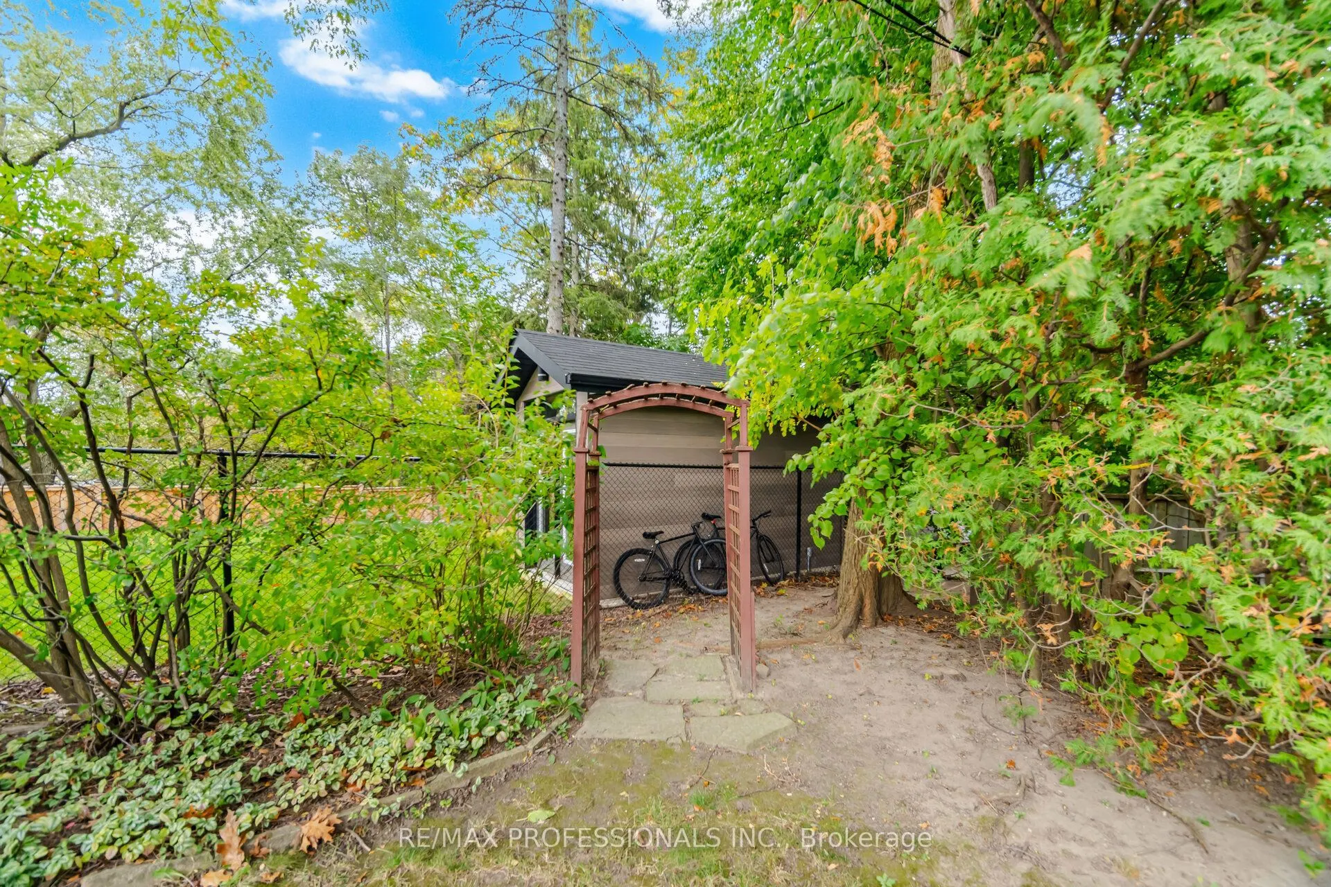 9 Humber Ridge Drive