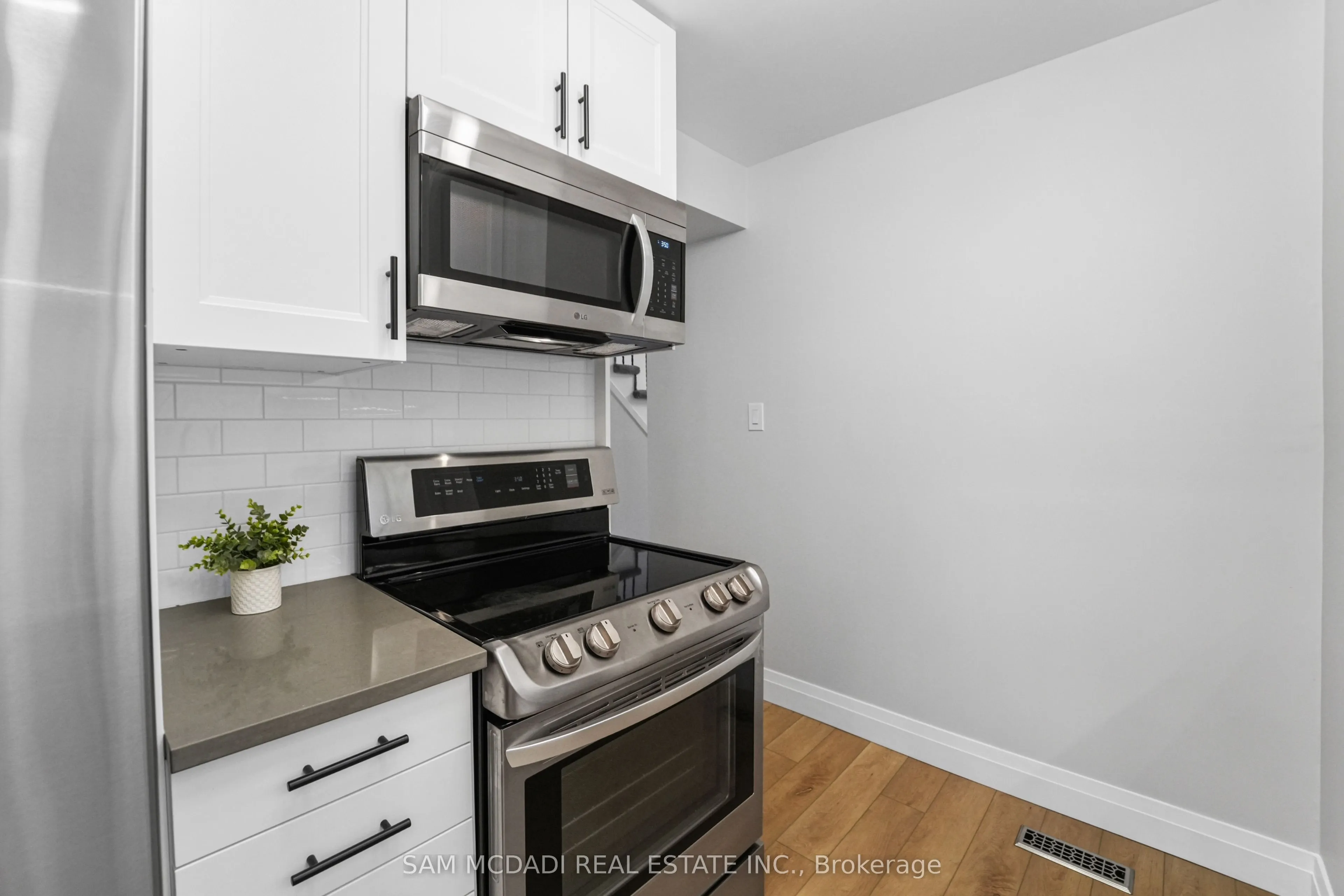 400 Mississauga Valley Boulevard #157
