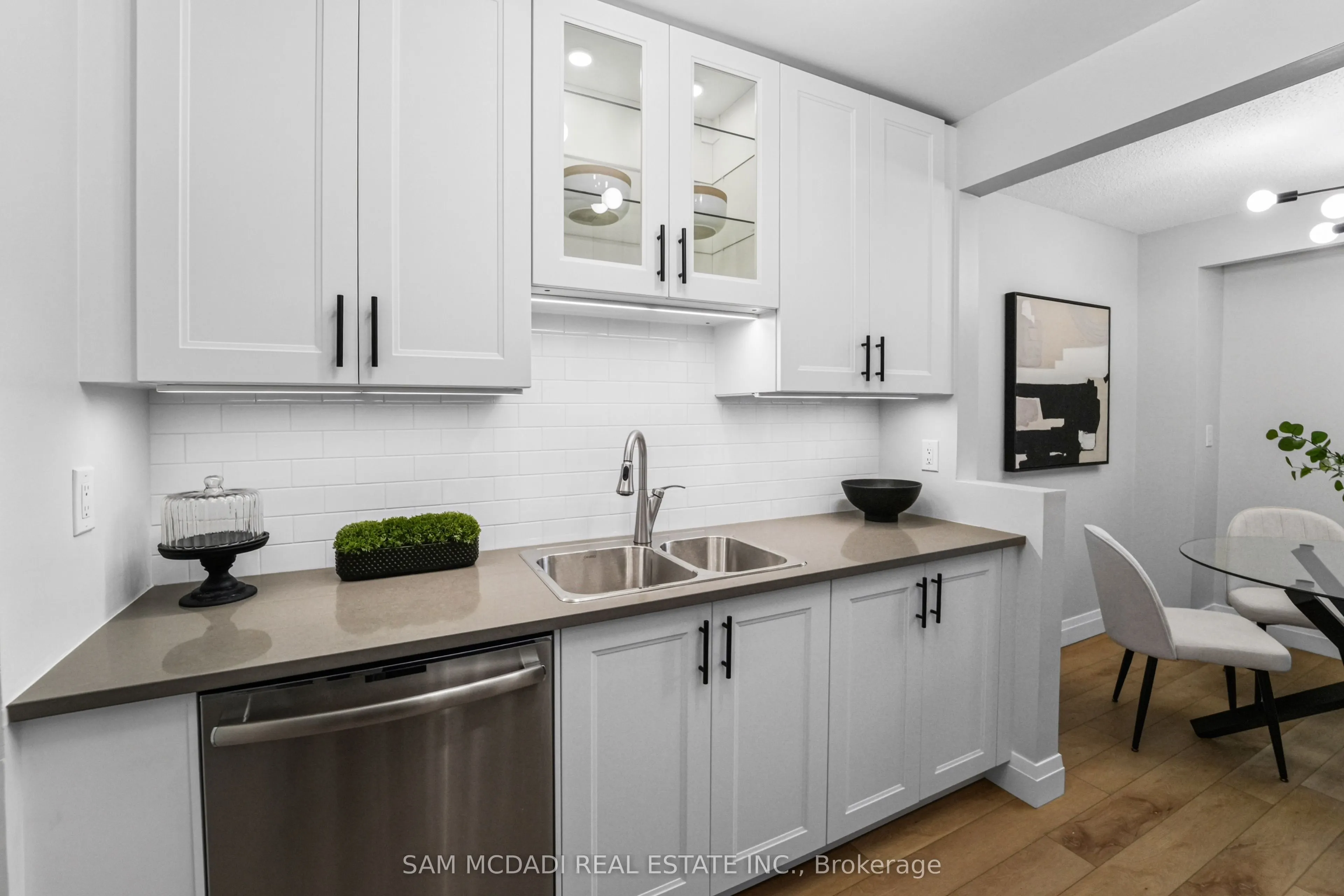 400 Mississauga Valley Boulevard #157