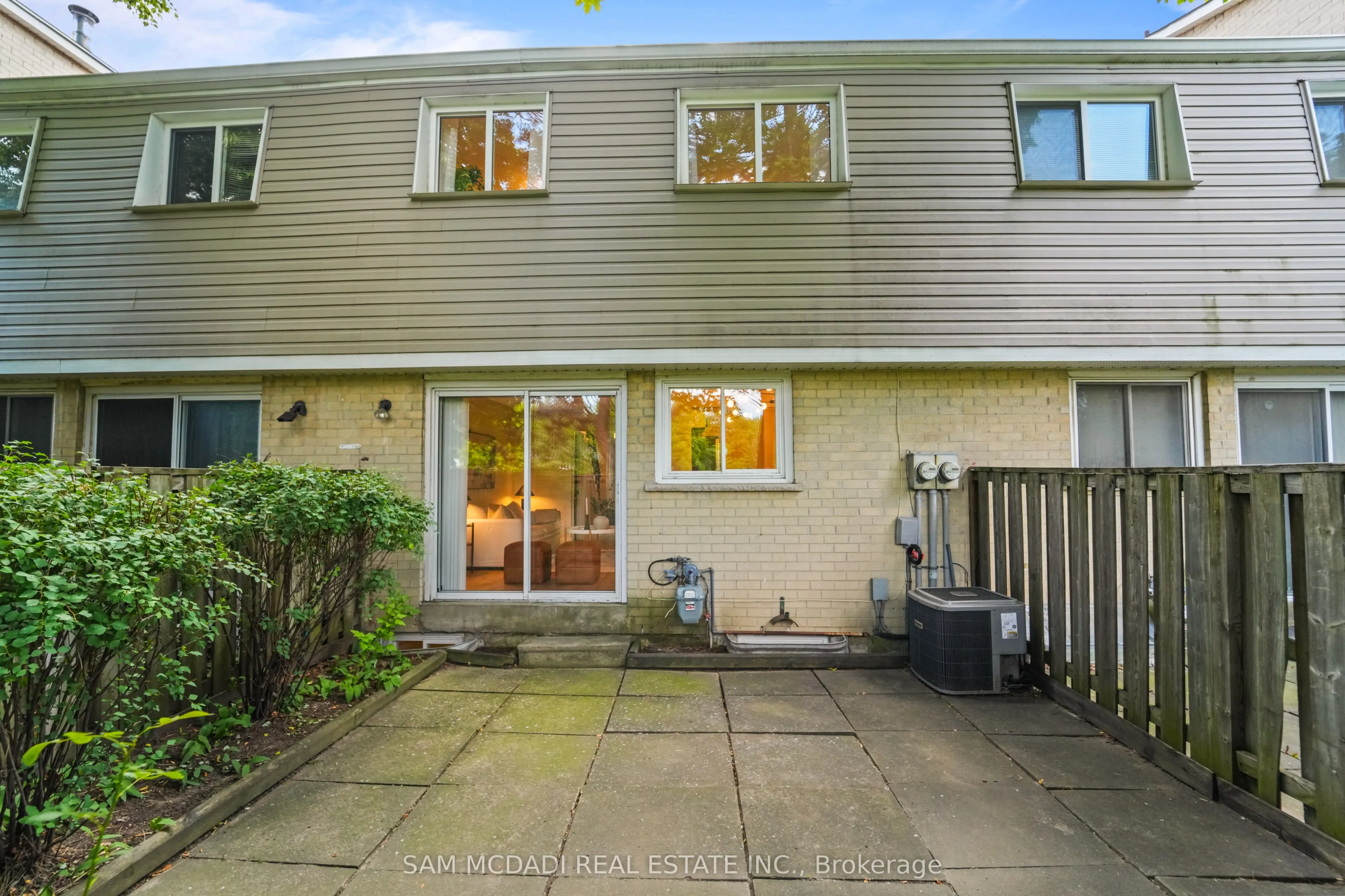 400 Mississauga Valley Boulevard #157