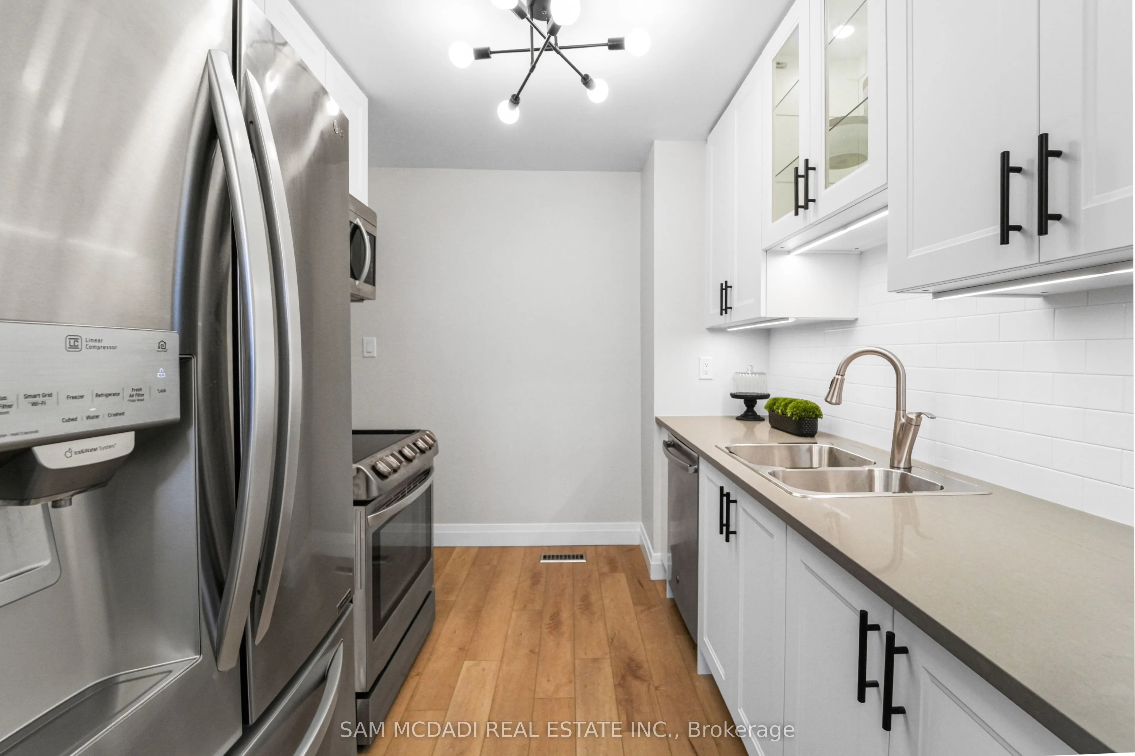 400 Mississauga Valley Boulevard #157
