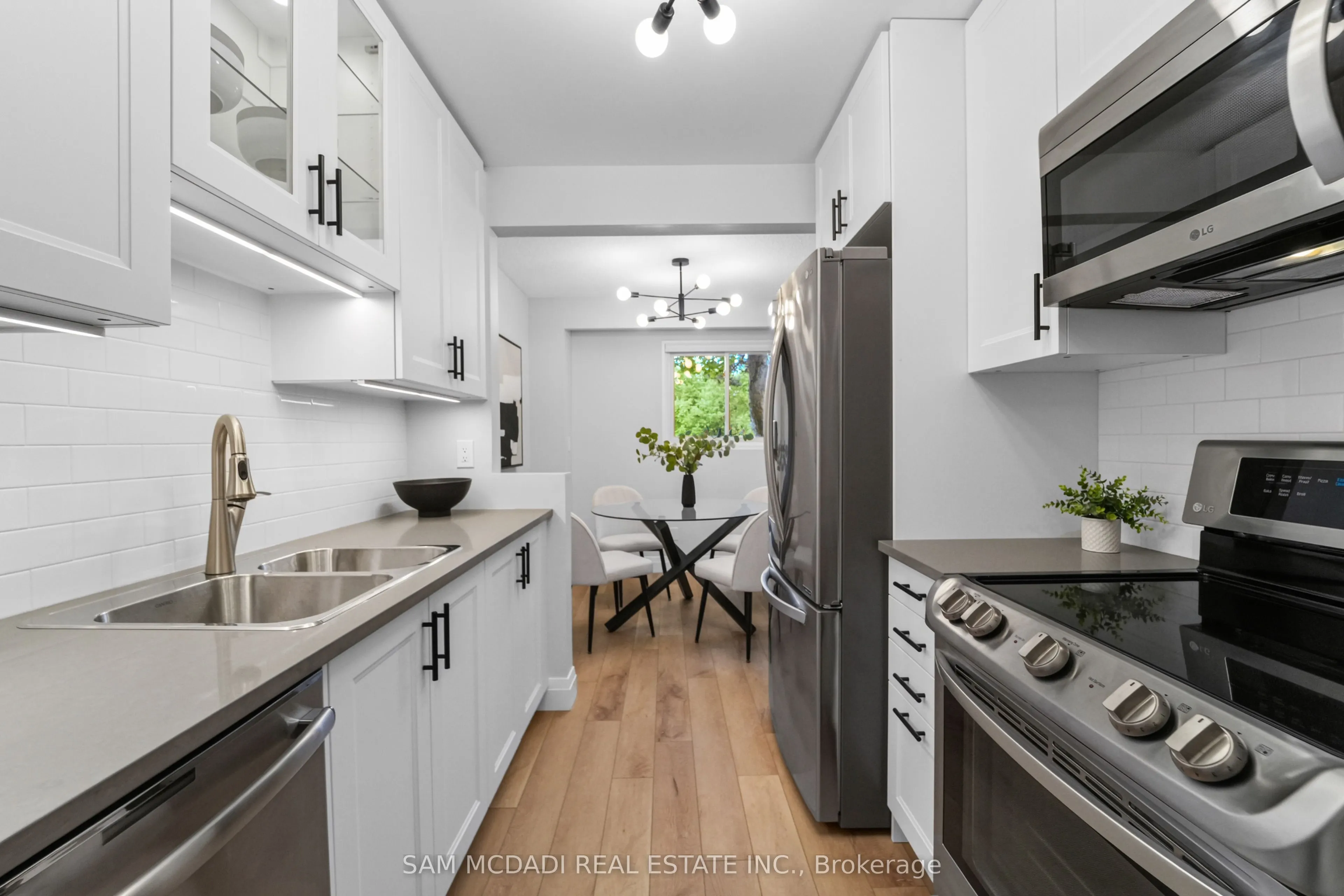400 Mississauga Valley Boulevard #157