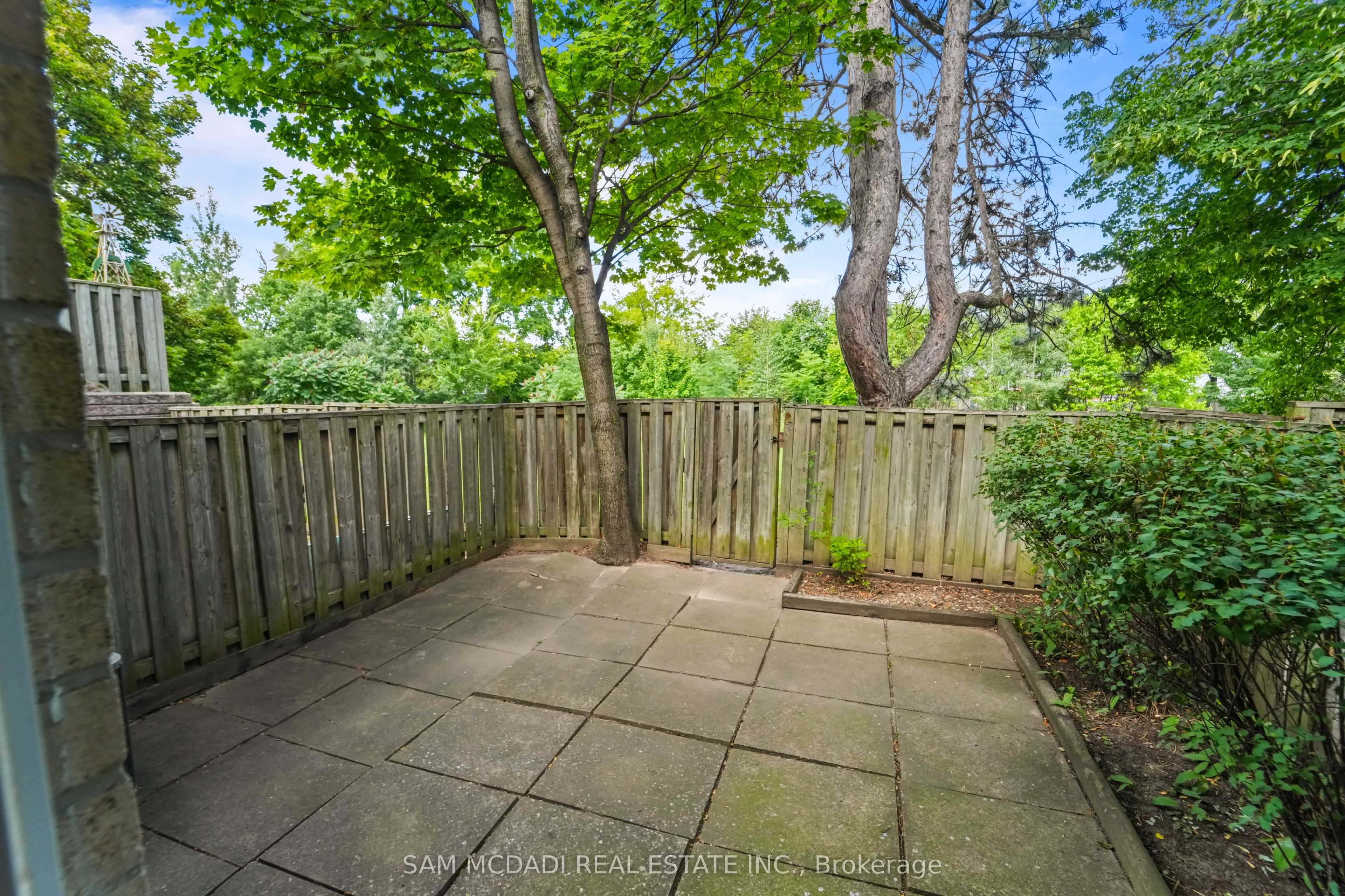 400 Mississauga Valley Boulevard #157