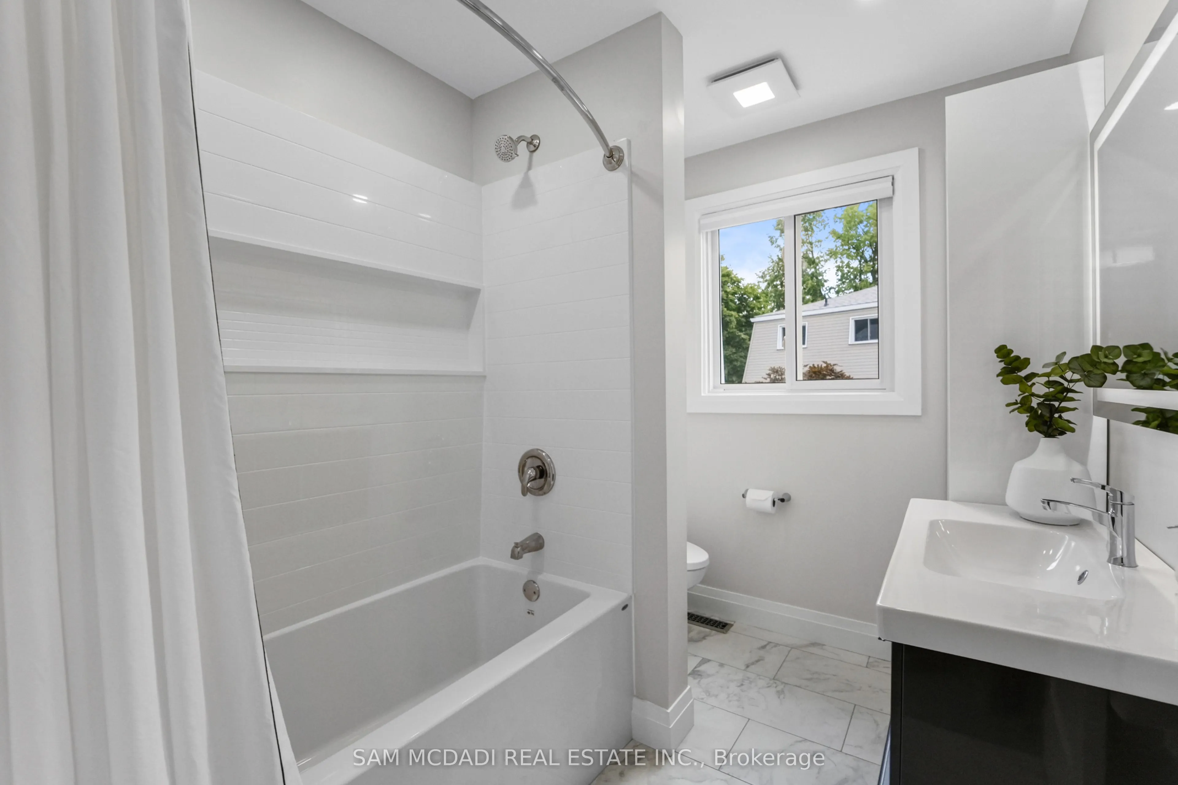 400 Mississauga Valley Boulevard #157