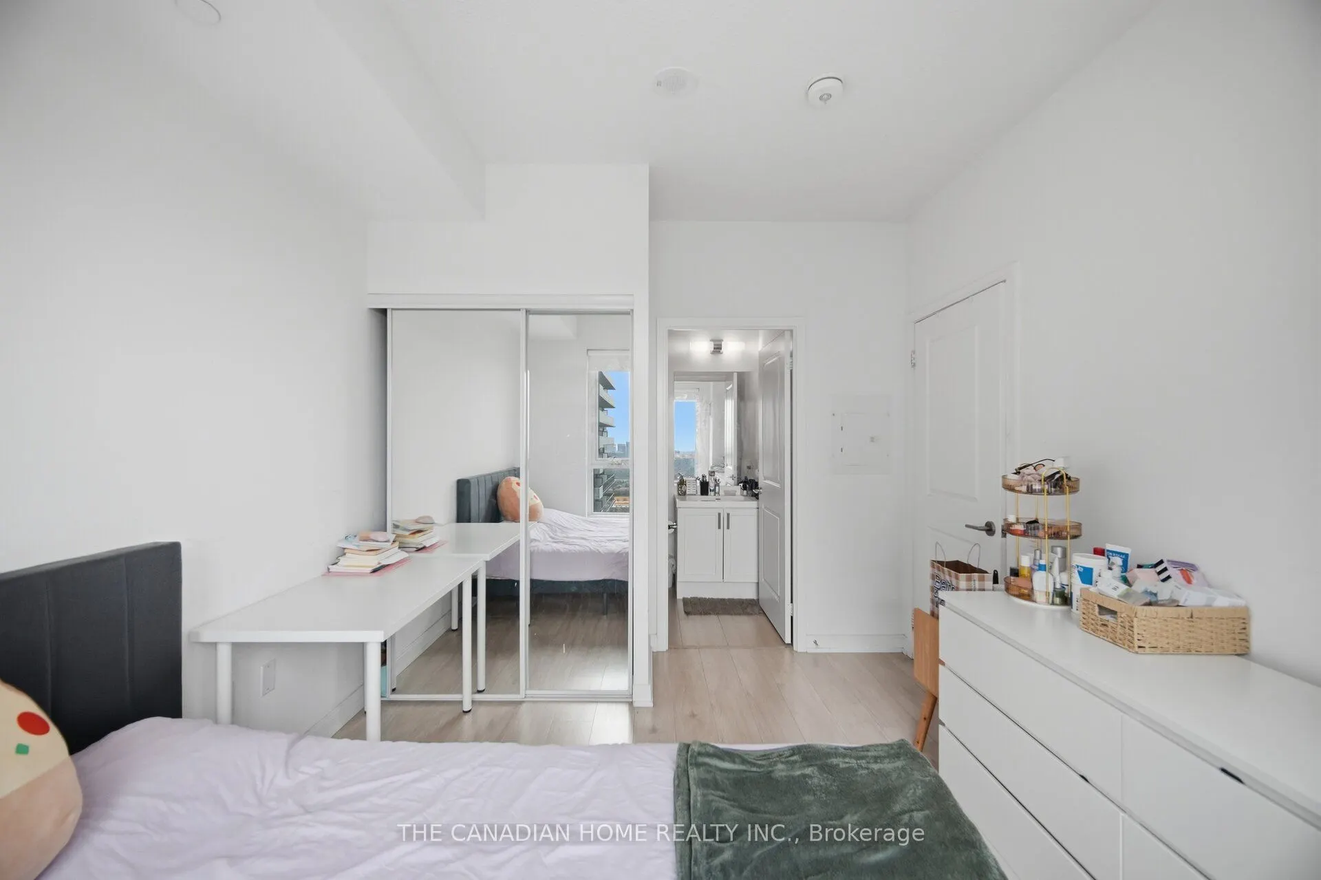 8 Nahani Way E #3119