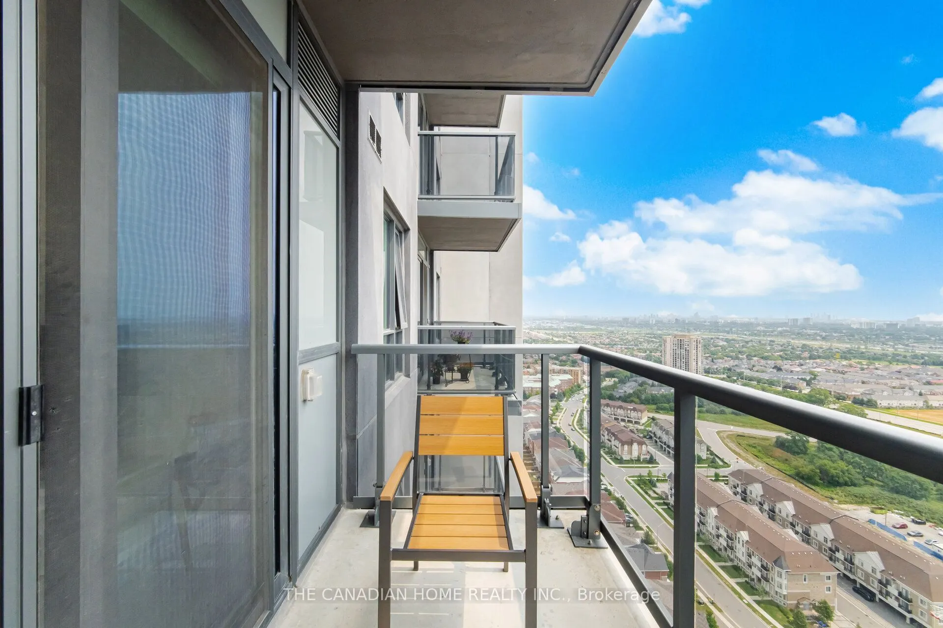 8 Nahani Way E #3119