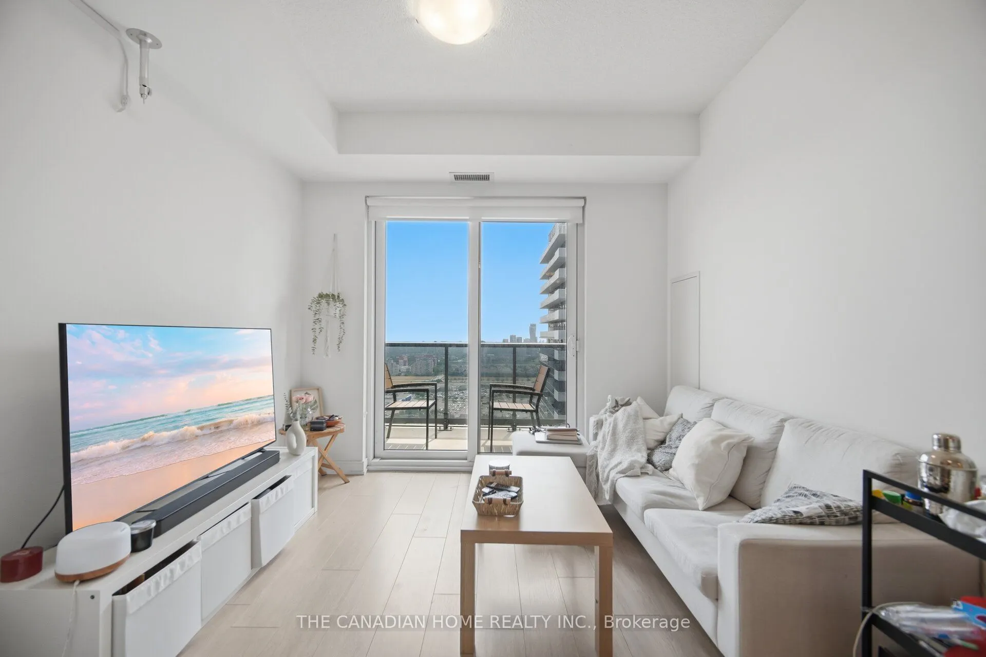 8 Nahani Way E #3119
