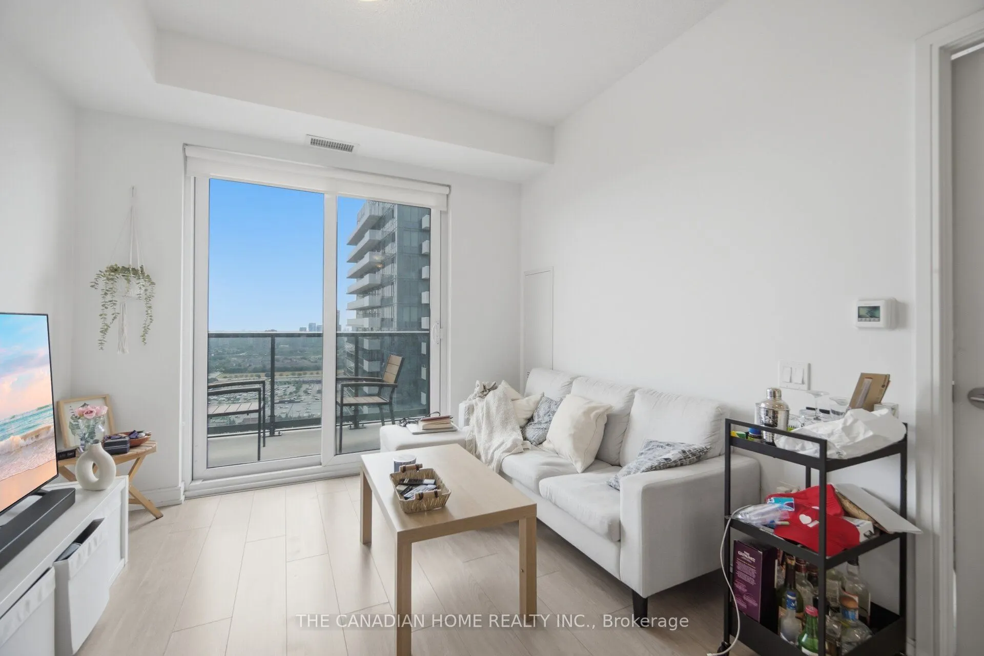 8 Nahani Way E #3119