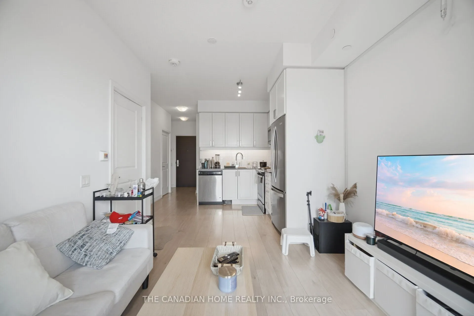 8 Nahani Way E #3119