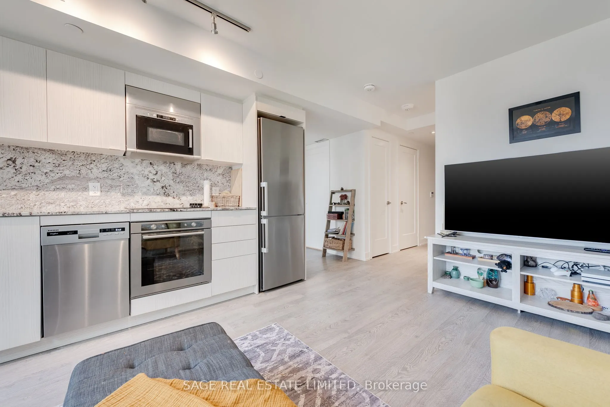 5 Mabelle Avenue #834