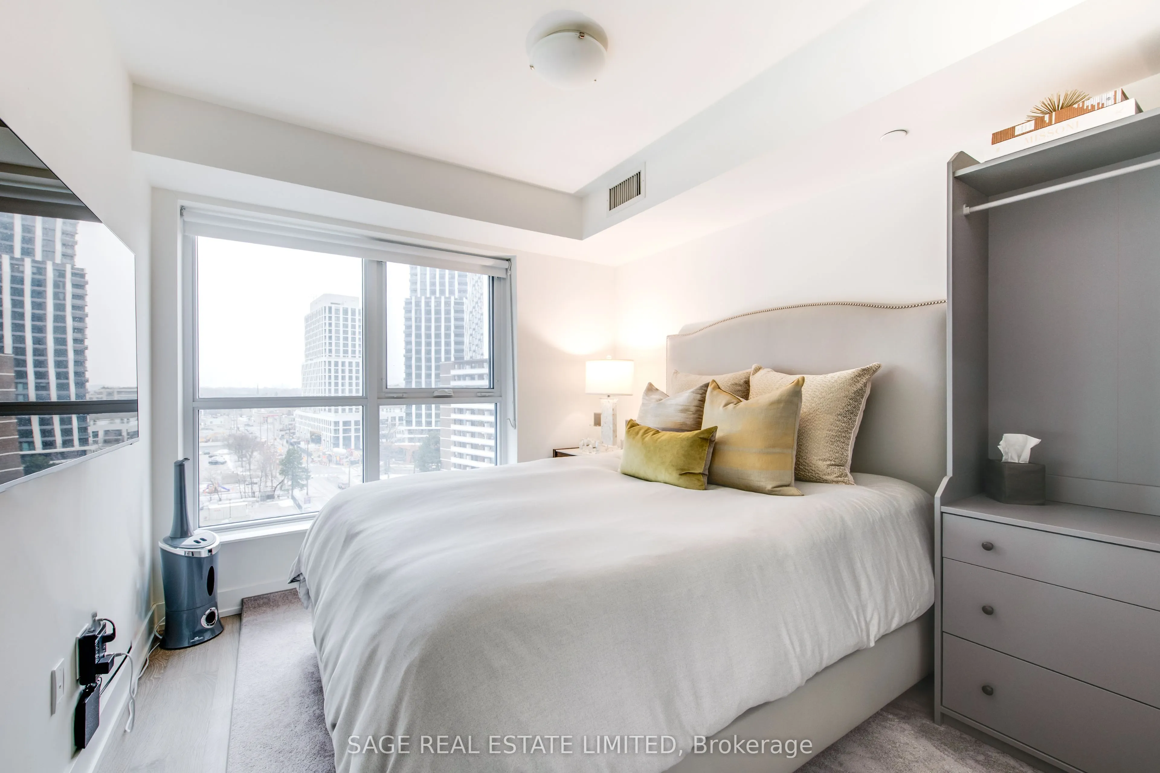 5 Mabelle Avenue #834