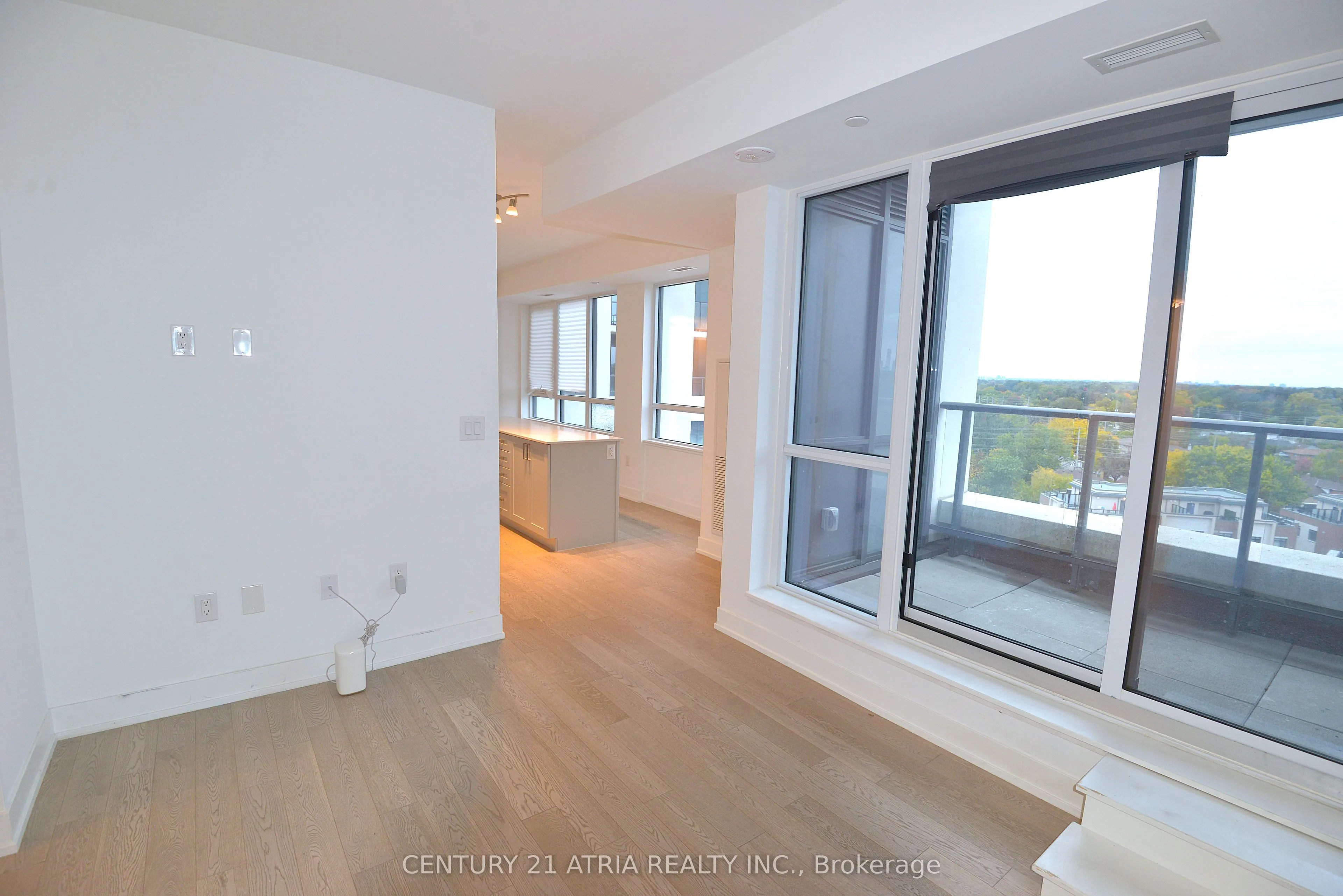 1063 Douglas McCurdy Common #901