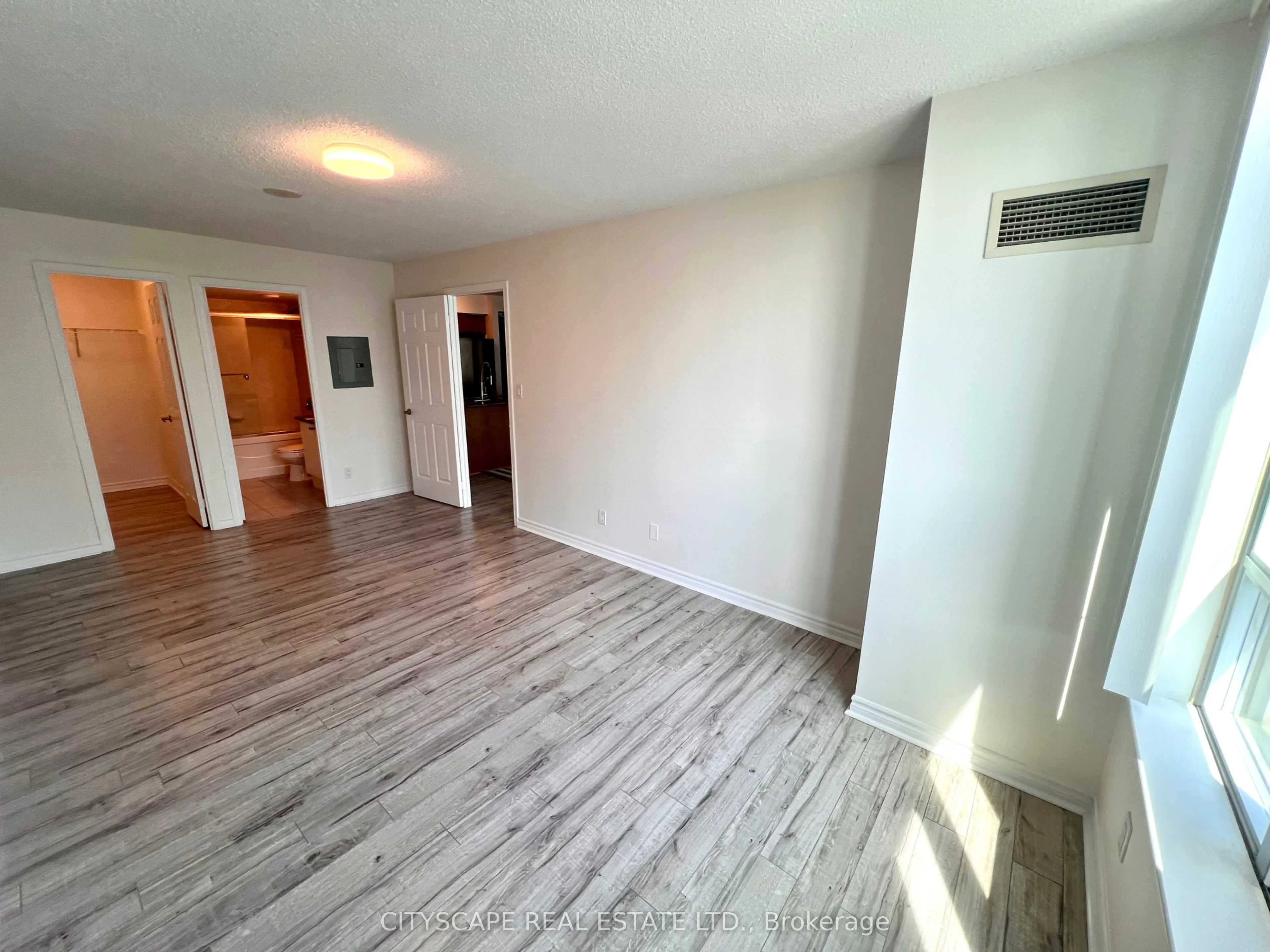 335 Rathburn Road #1808