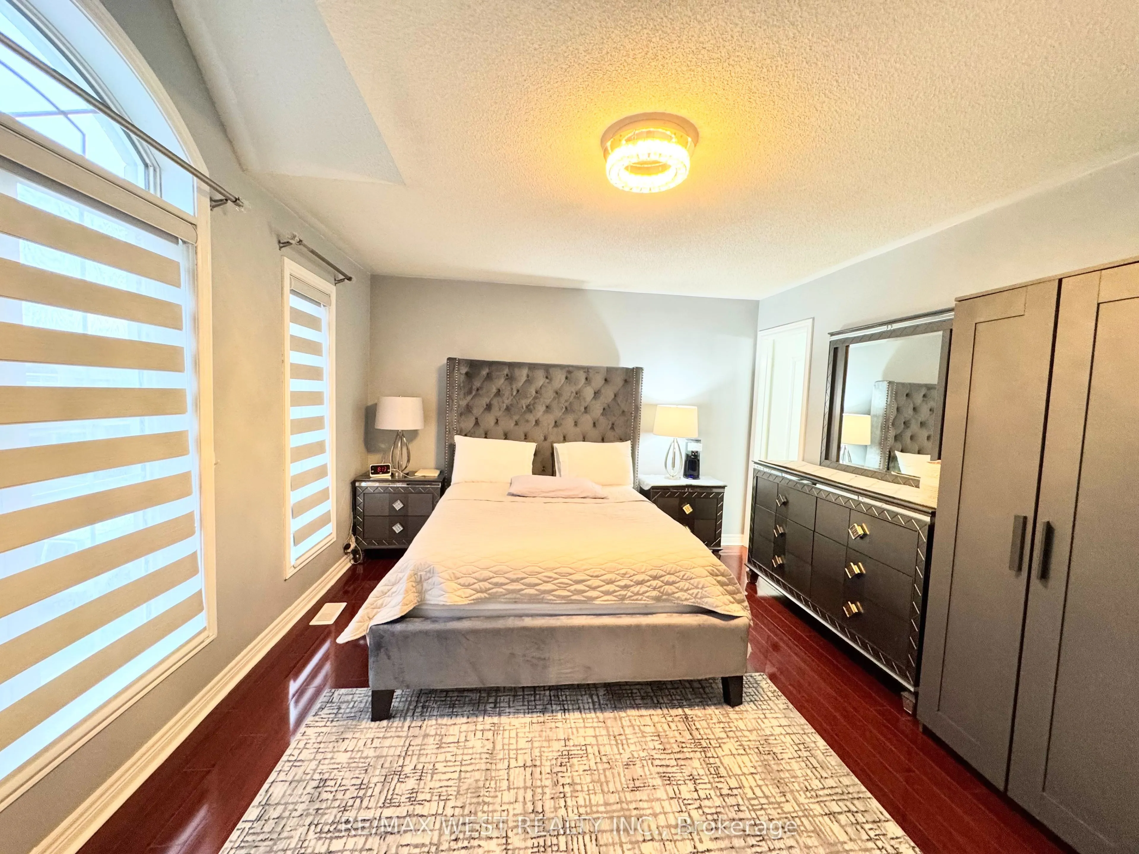 43 Tatra Crescent