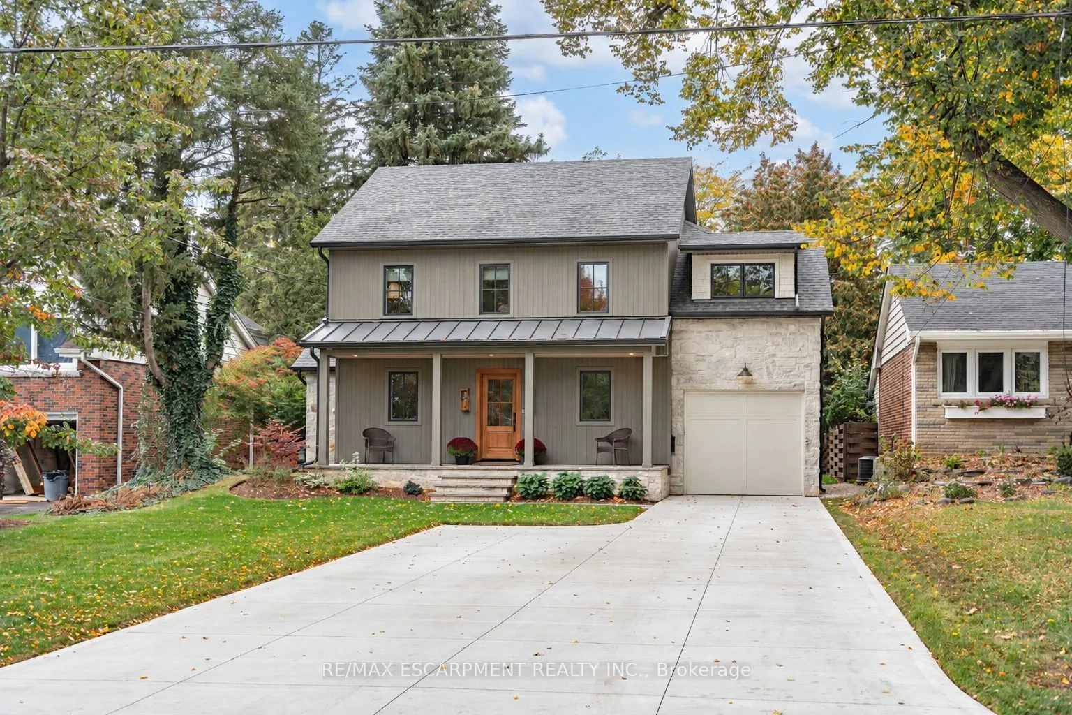 890 Forest Glen Avenue