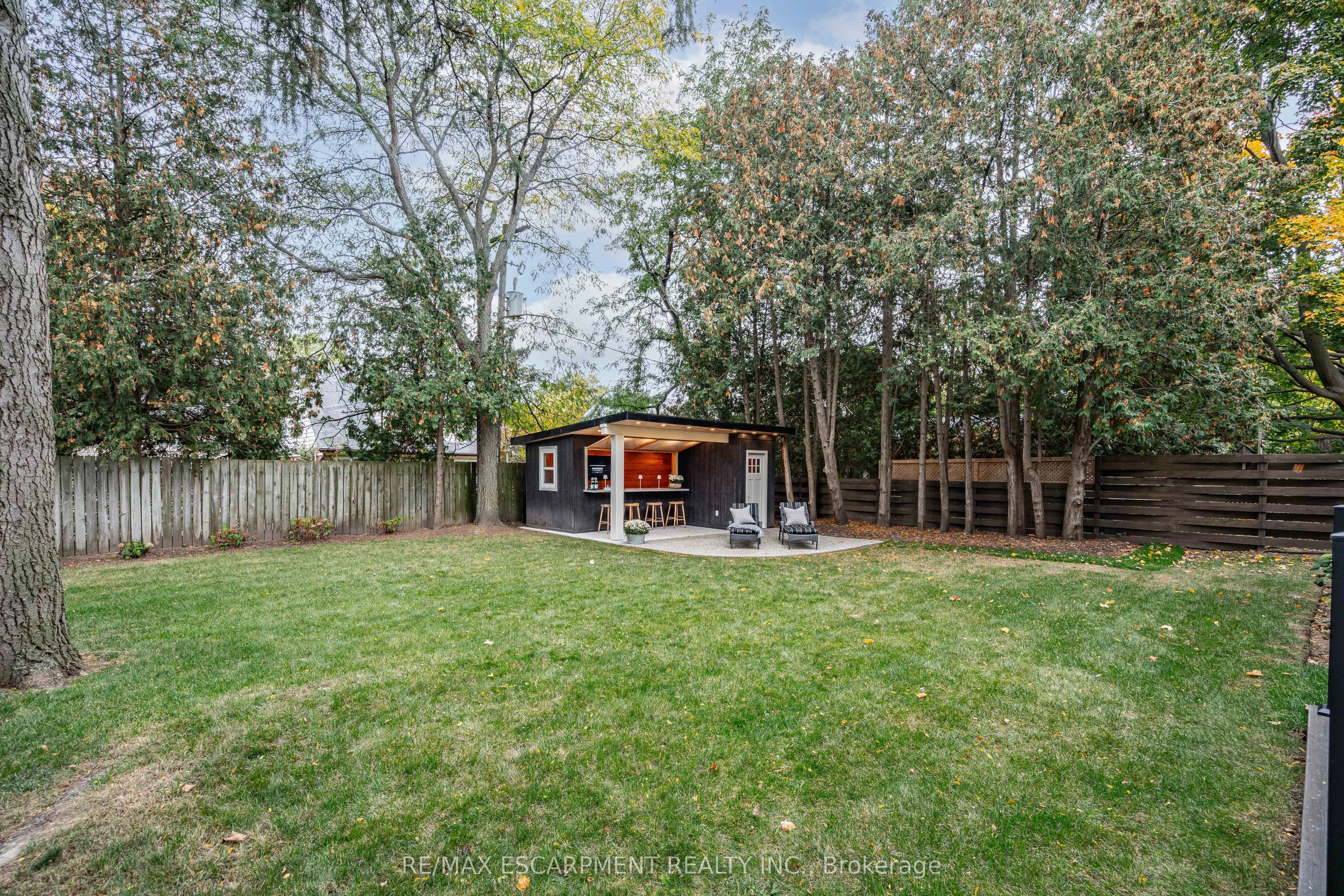 890 Forest Glen Avenue