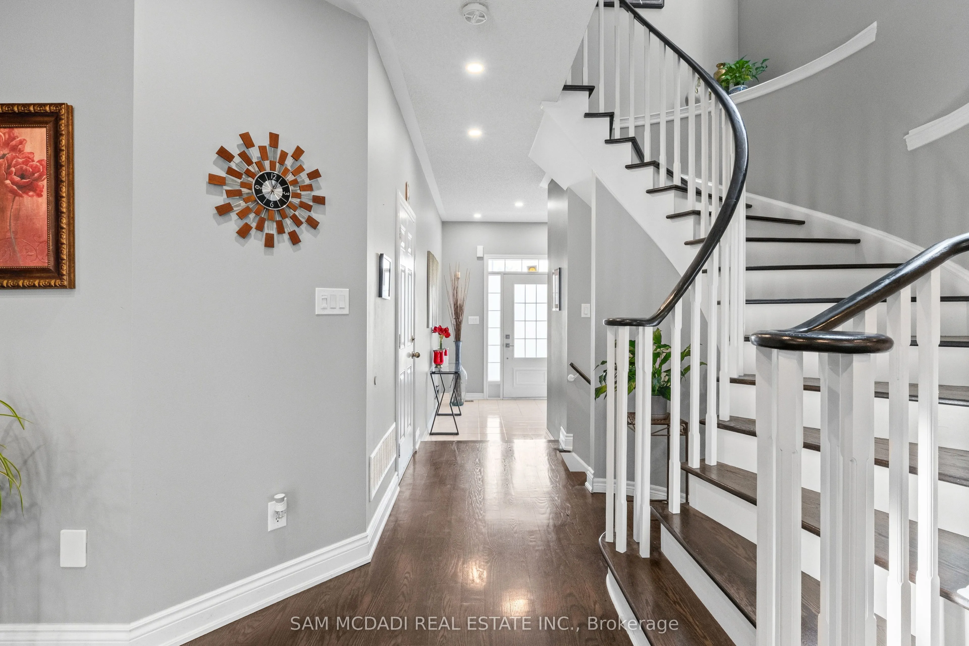 195 Holmes Crescent