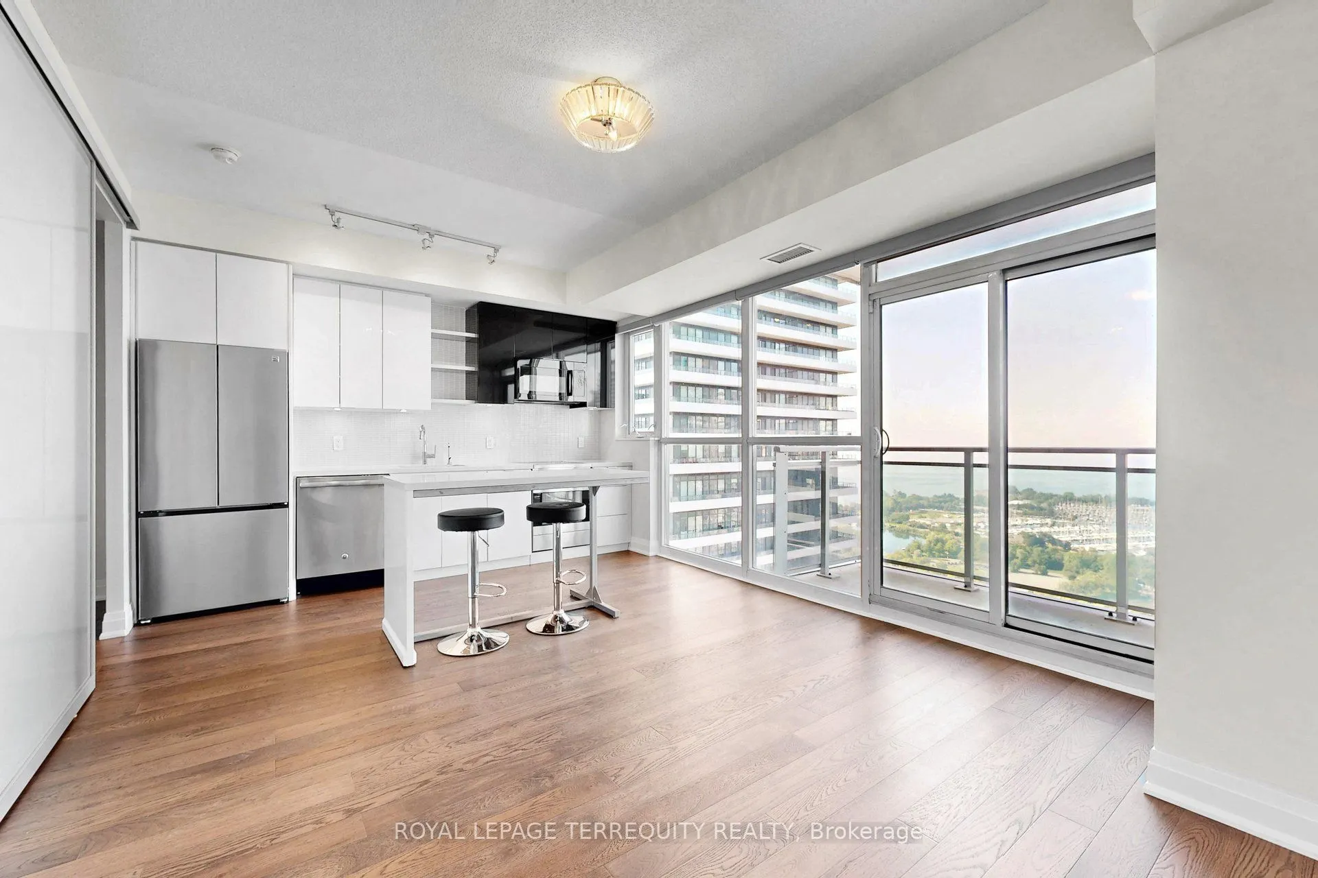 33 Shore Breeze Drive #3111
