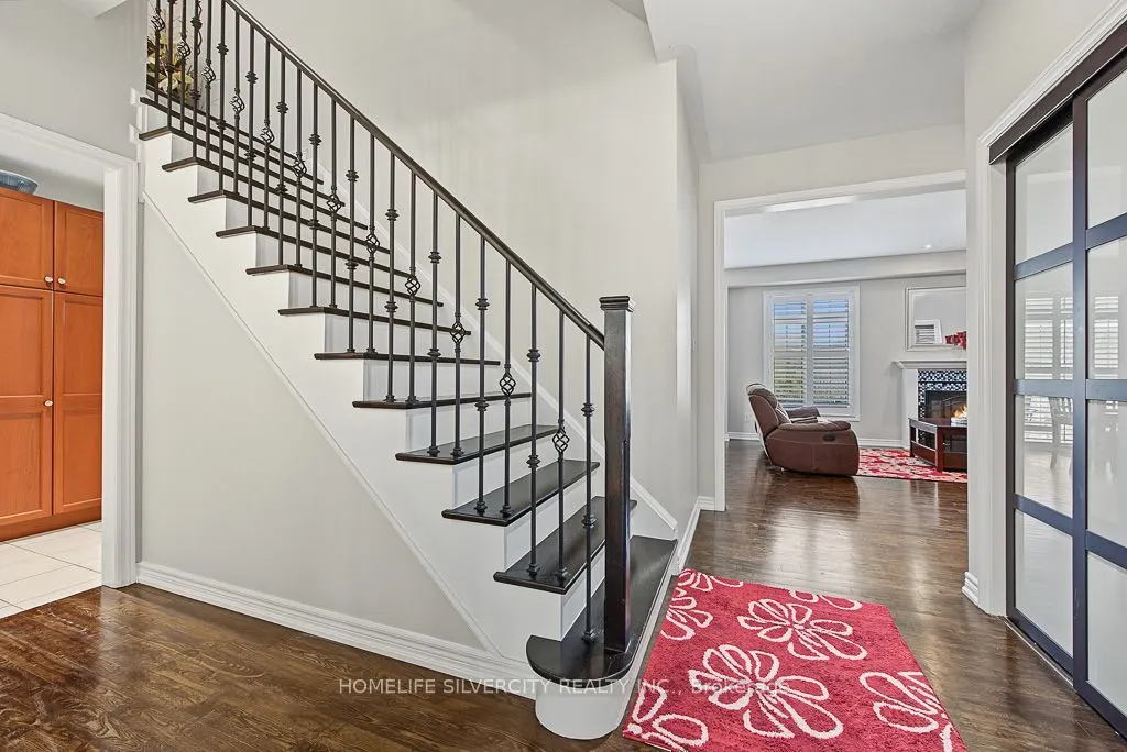 483 Hinchey Crescent