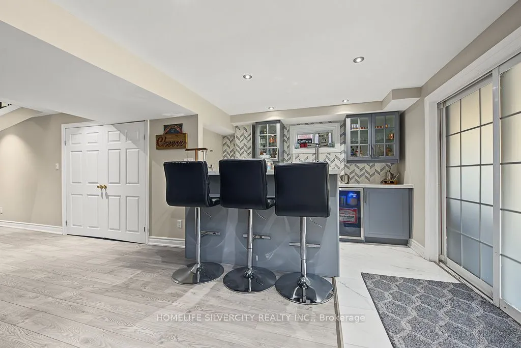483 Hinchey Crescent