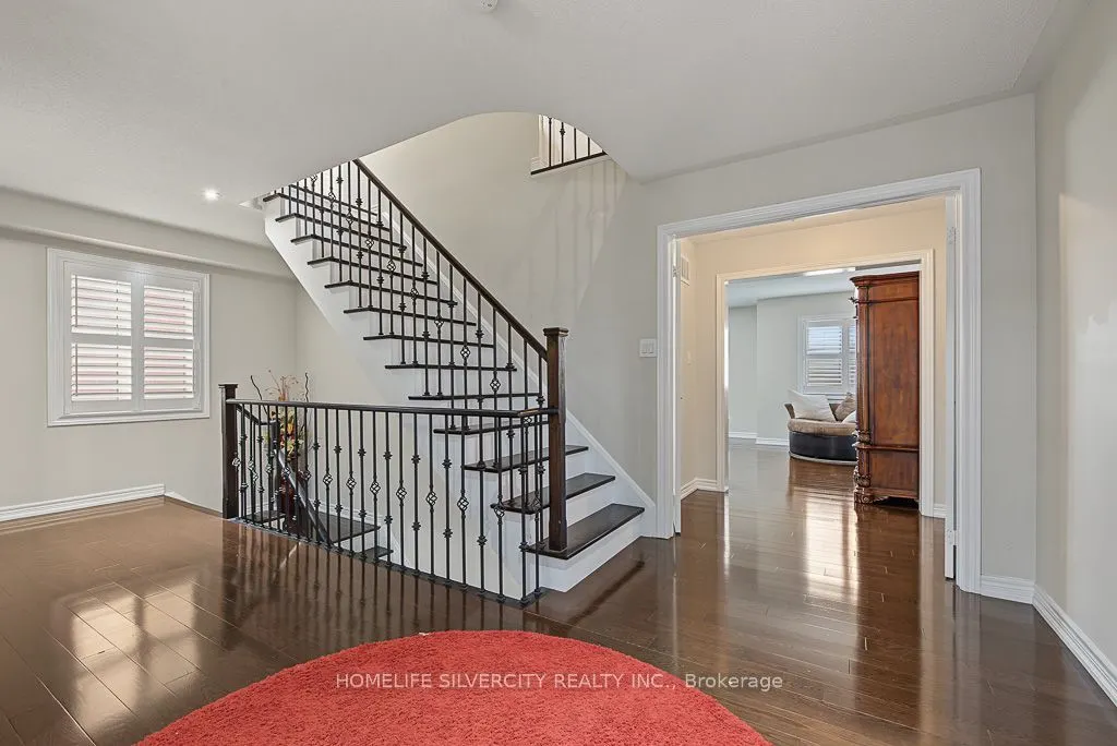 483 Hinchey Crescent