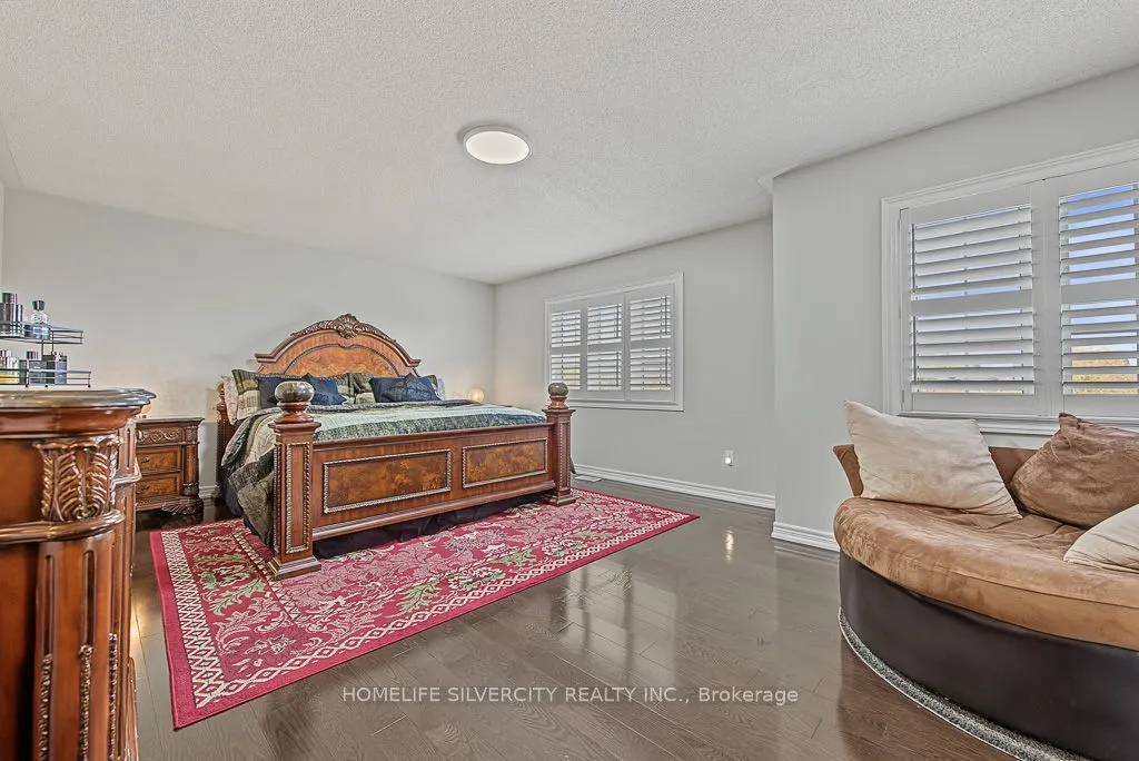 483 Hinchey Crescent