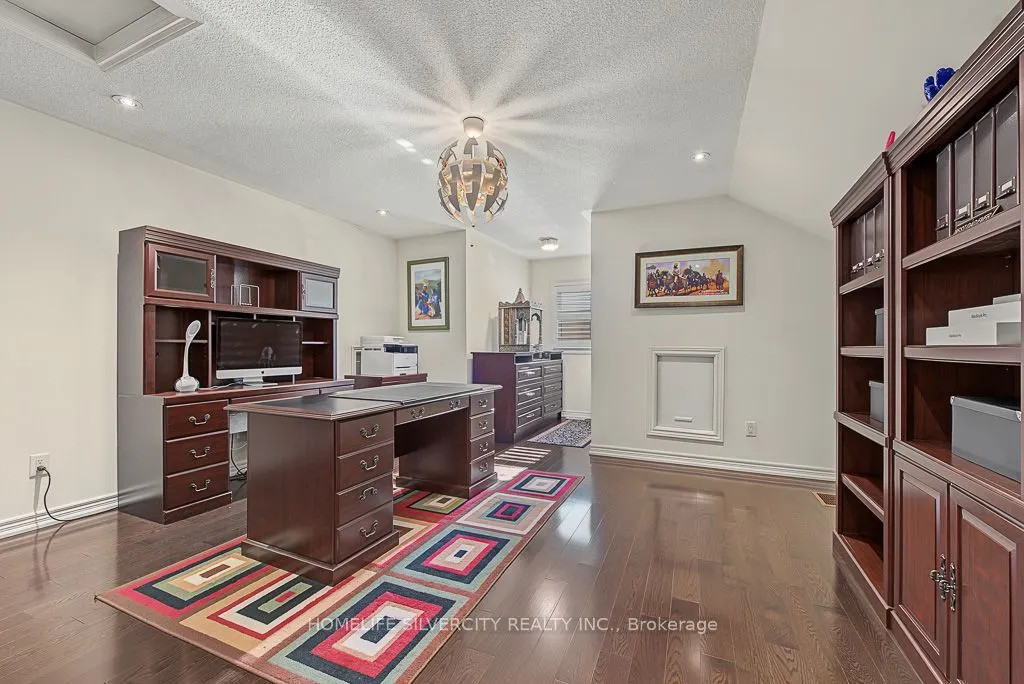 483 Hinchey Crescent