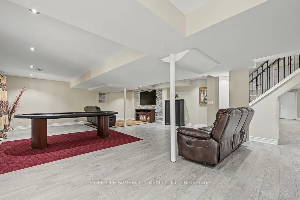 483 Hinchey Crescent