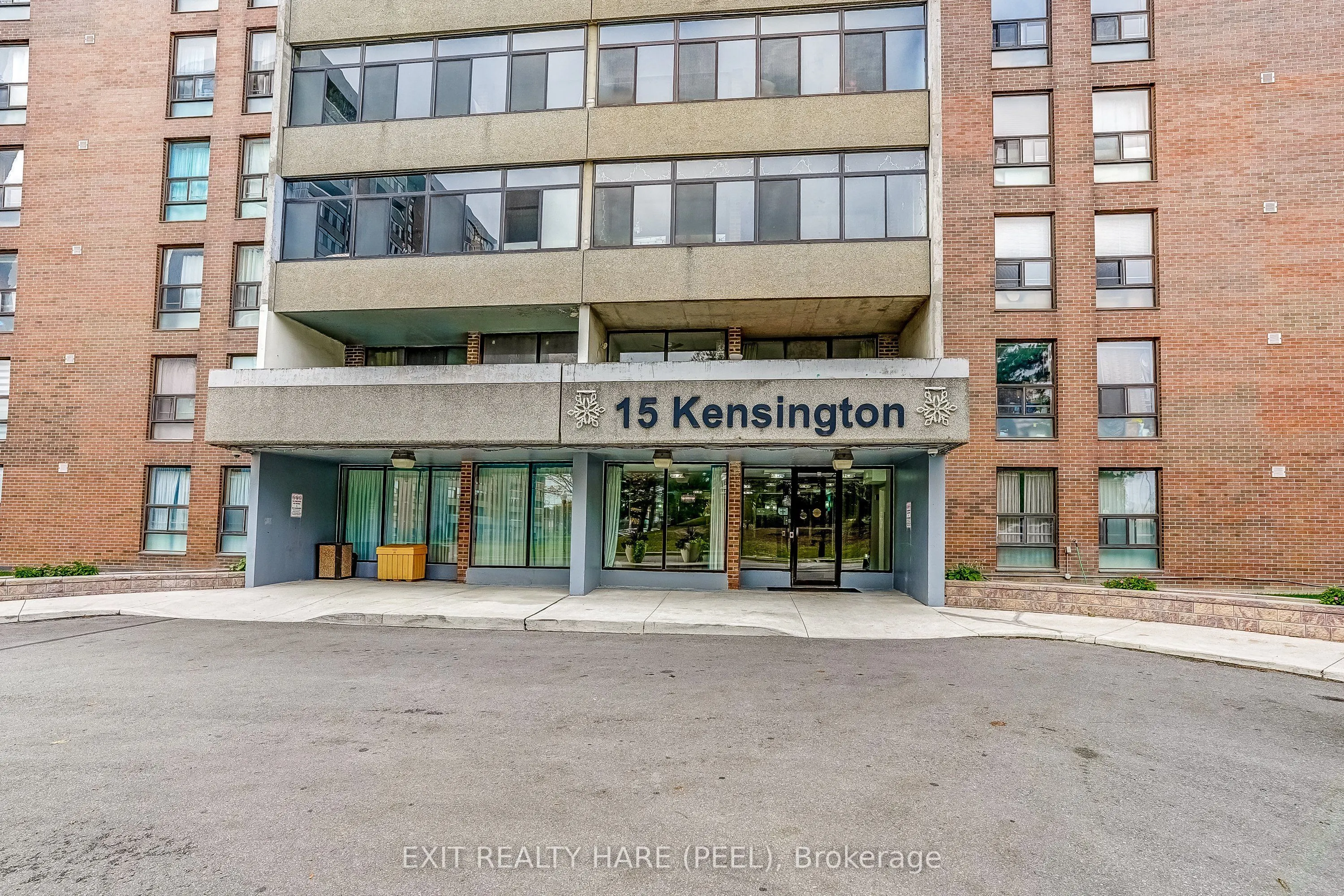 15 Kensington Road #1005
