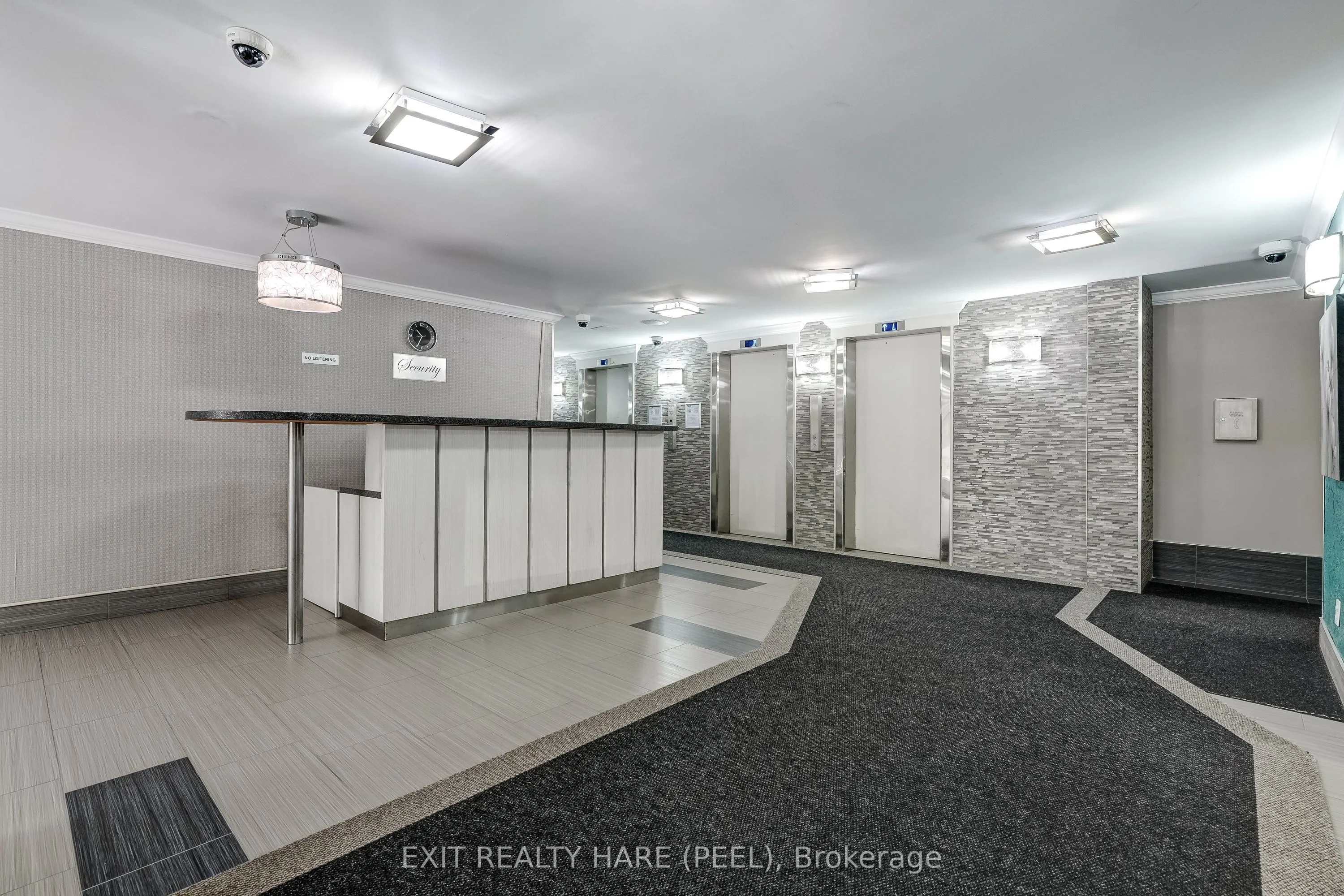 15 Kensington Road #1005