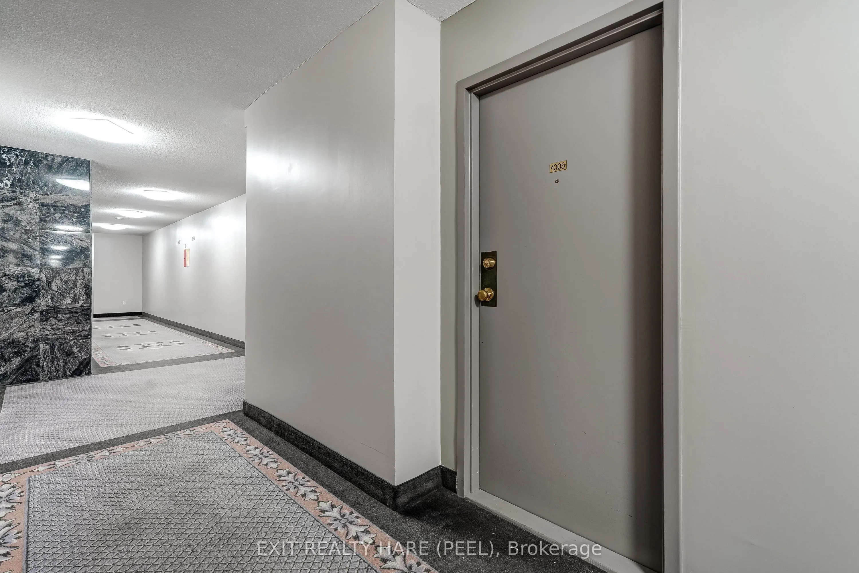 15 Kensington Road #1005