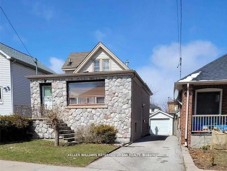 8 Tilden Crescent