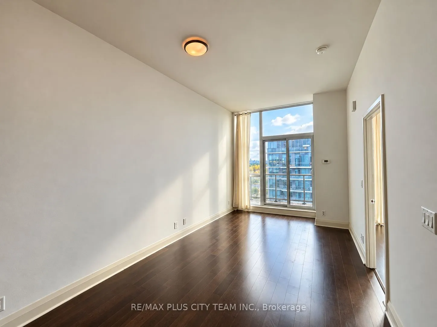 1185 The Queensway #1211