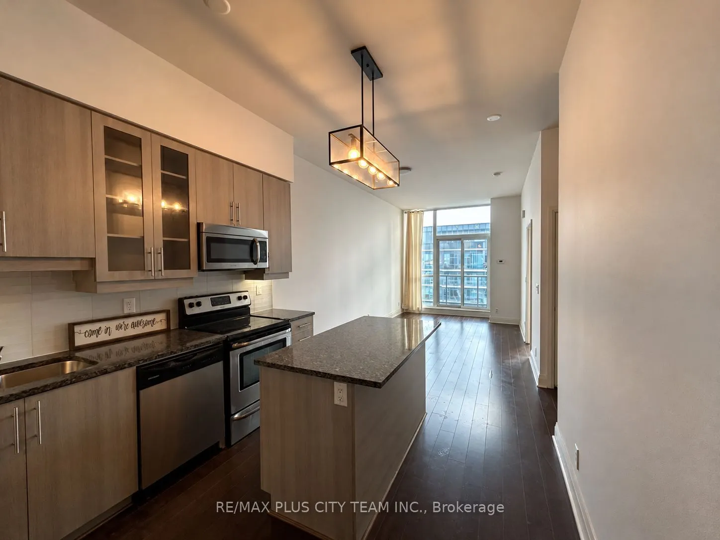 1185 The Queensway #1211