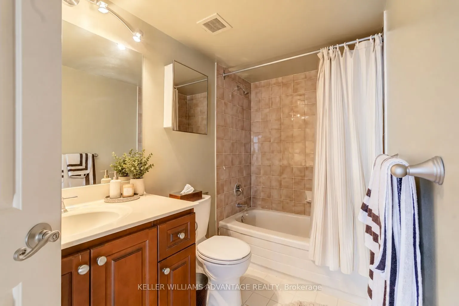 55 Kingsbridge Garden Circle #2210