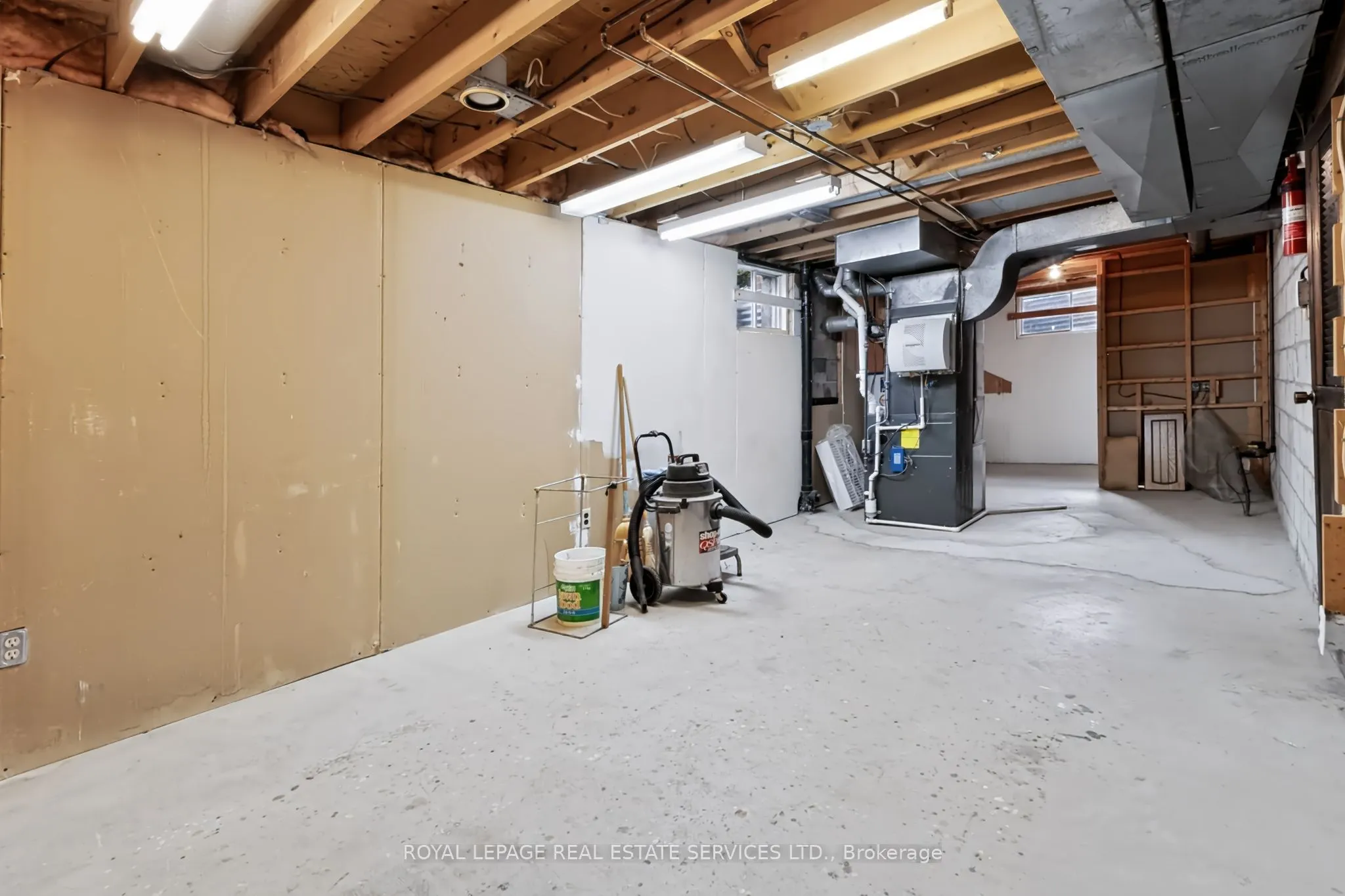 1326 Prince Albert Court