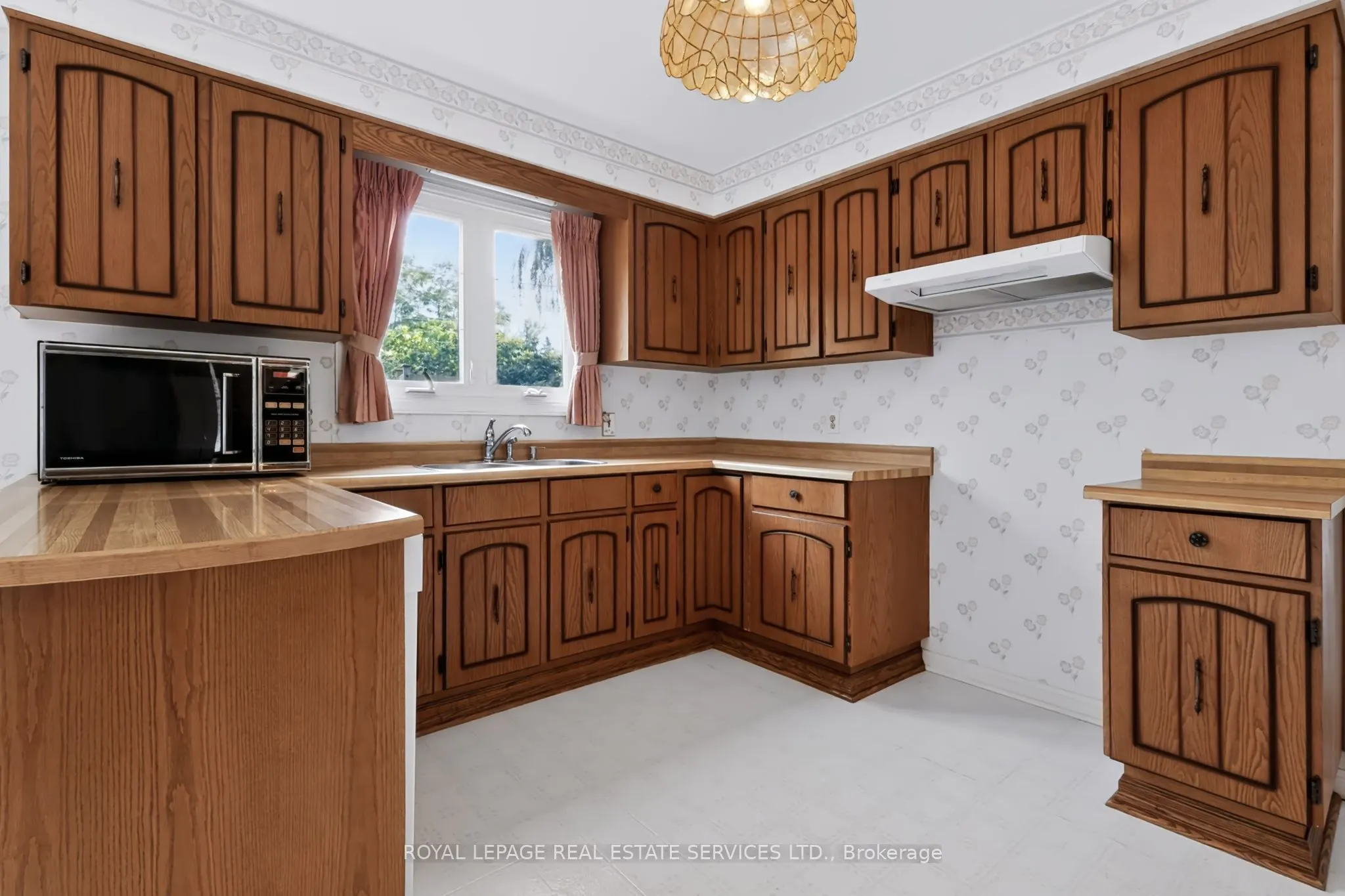 1326 Prince Albert Court