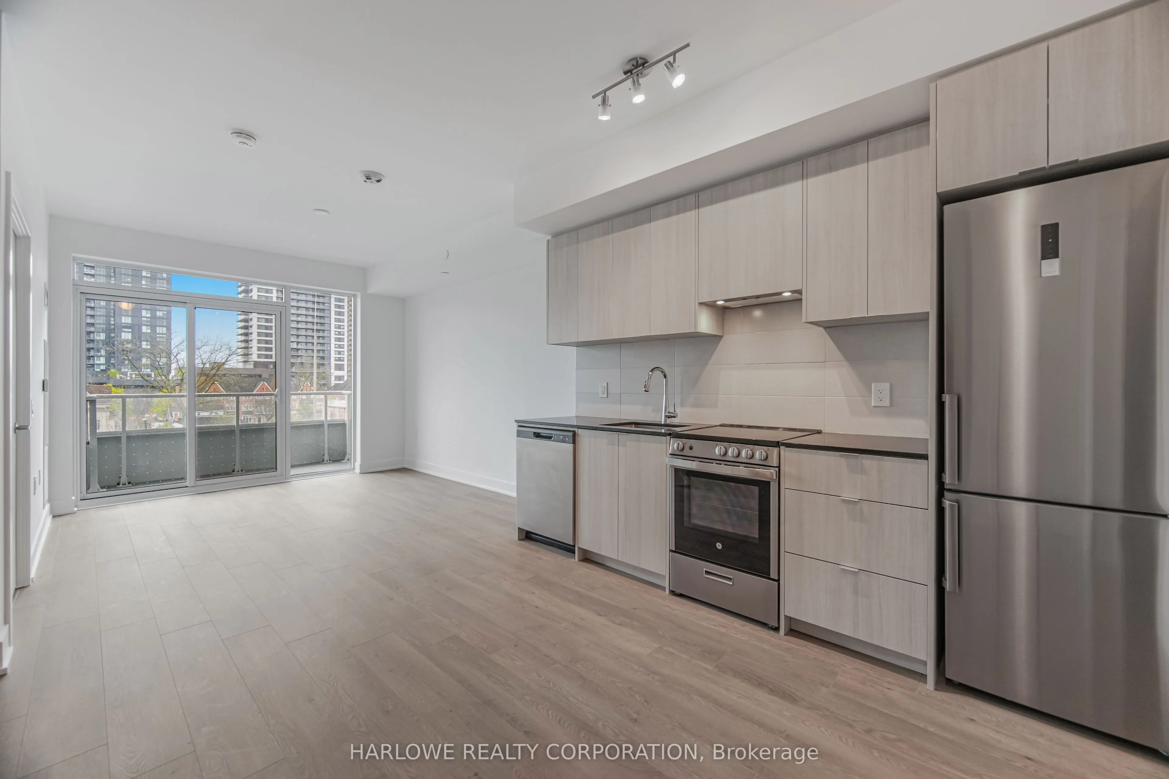 2088 James Street #307